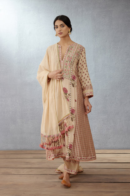 Kasturi Bushra Kurta Set