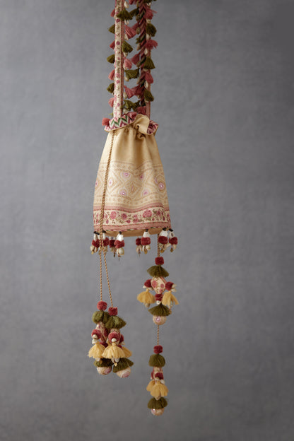 Kasturi Mariyam Saddle Potli