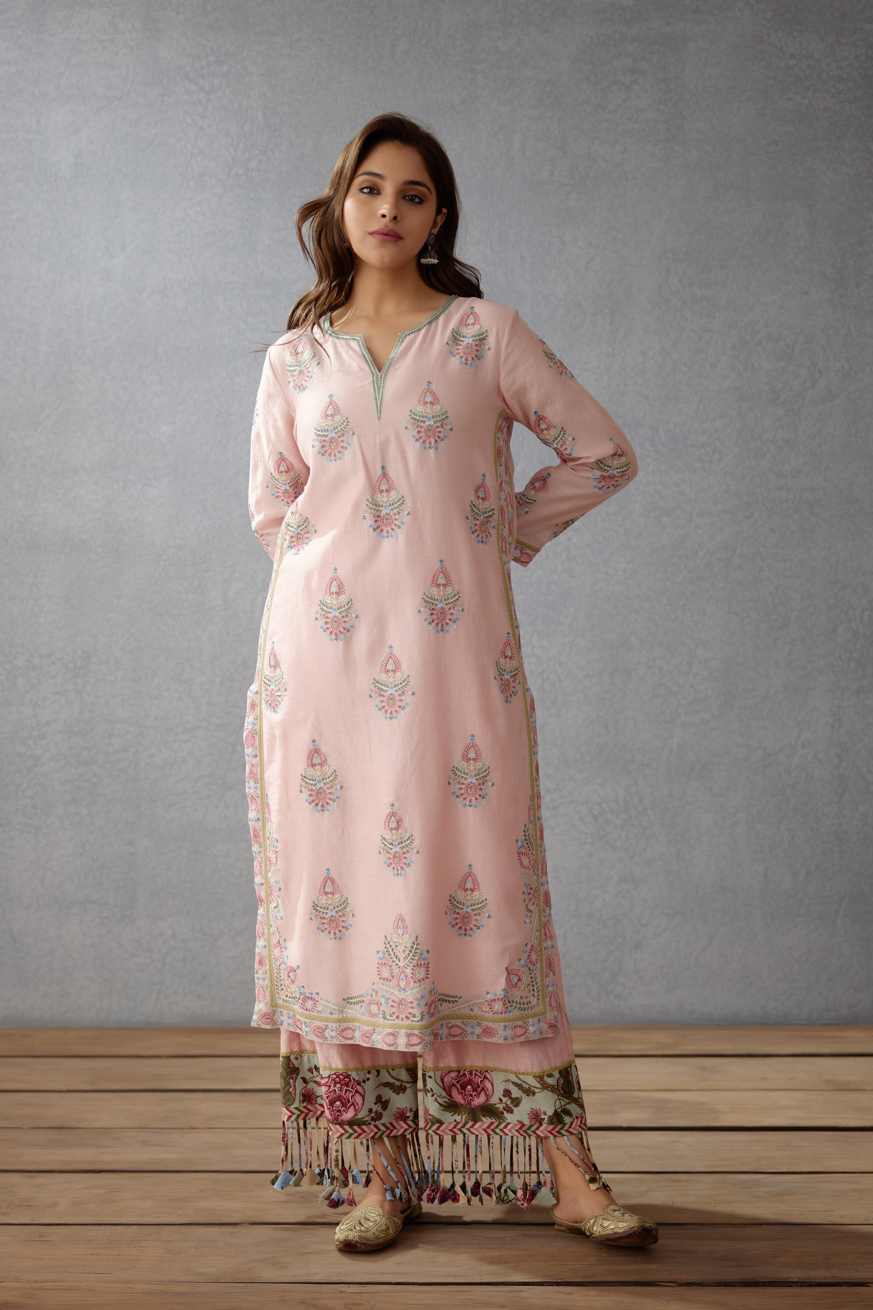 Kaner Falgun Kurta Set