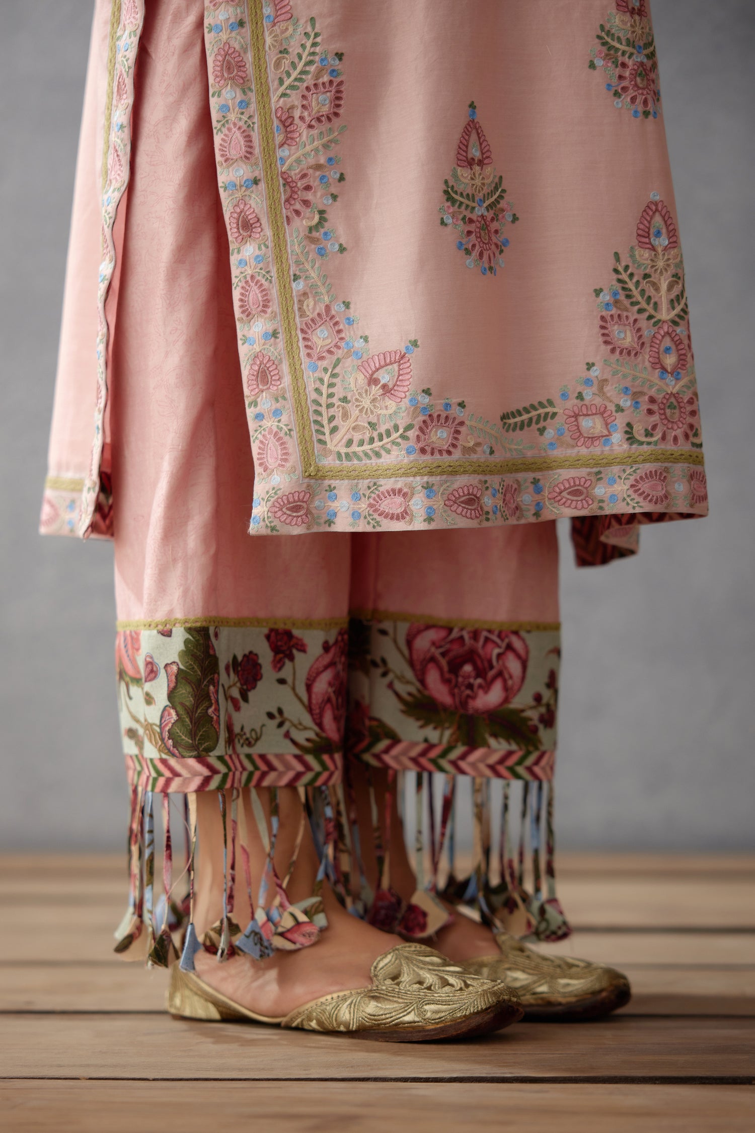 Kaner Falgun Kurta Set