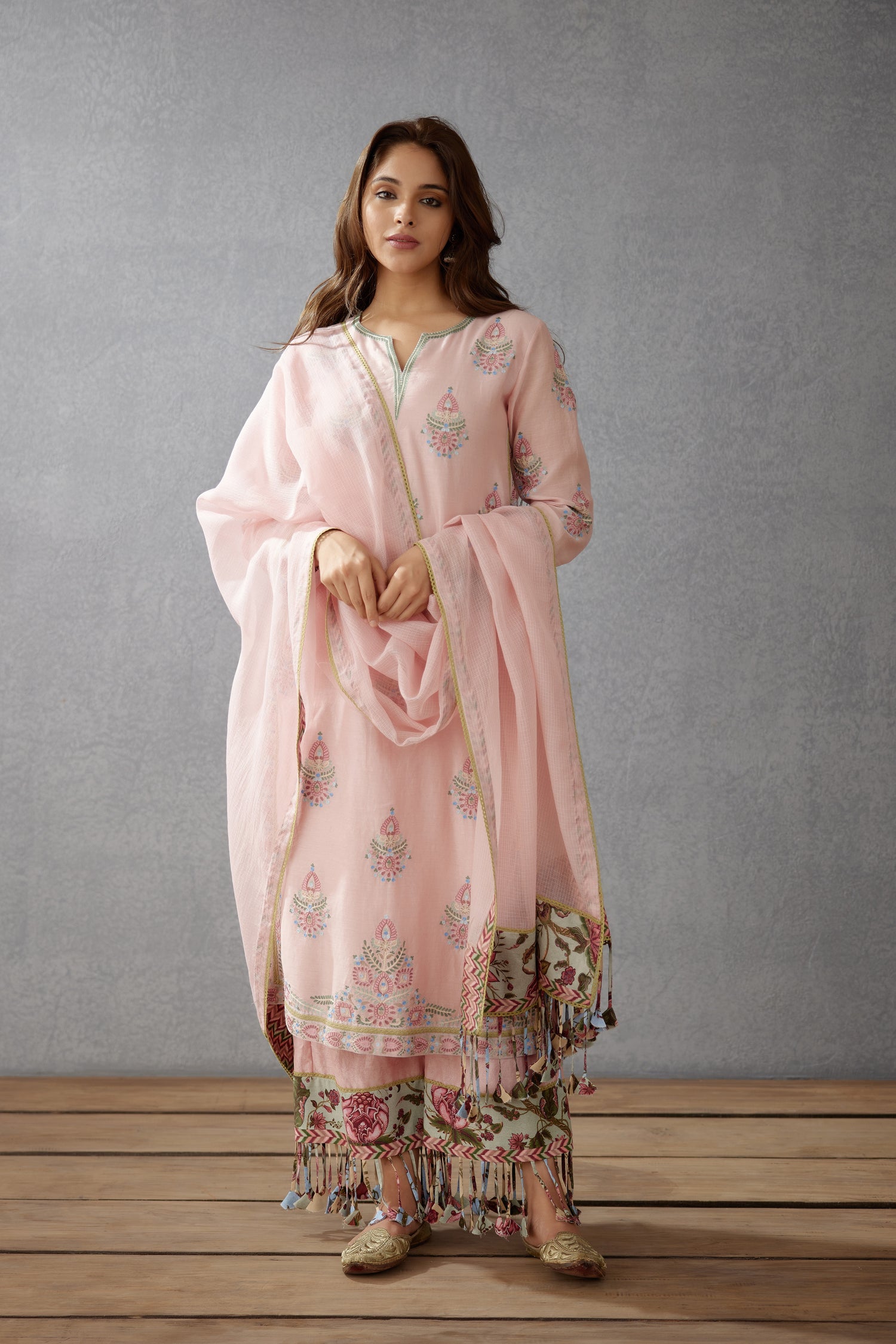 Kaner Falgun Kurta Set