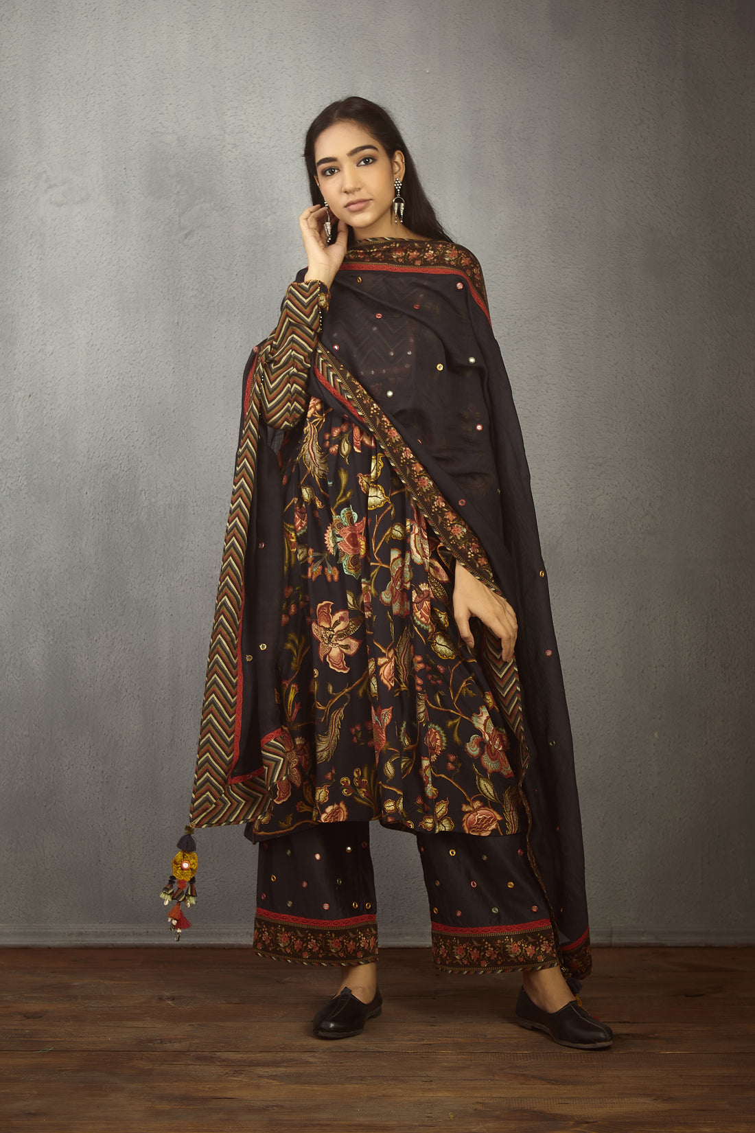 Nisha Tara Kurta Set