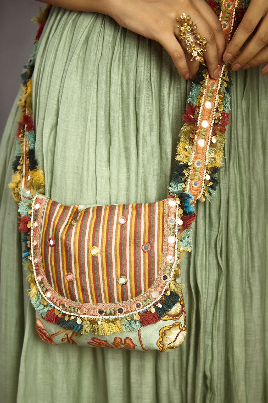 Source patchwork designer necklace Bag Banjara Boho Shoulder Gypsy Vintage  triabal banjara bag on malibabacom