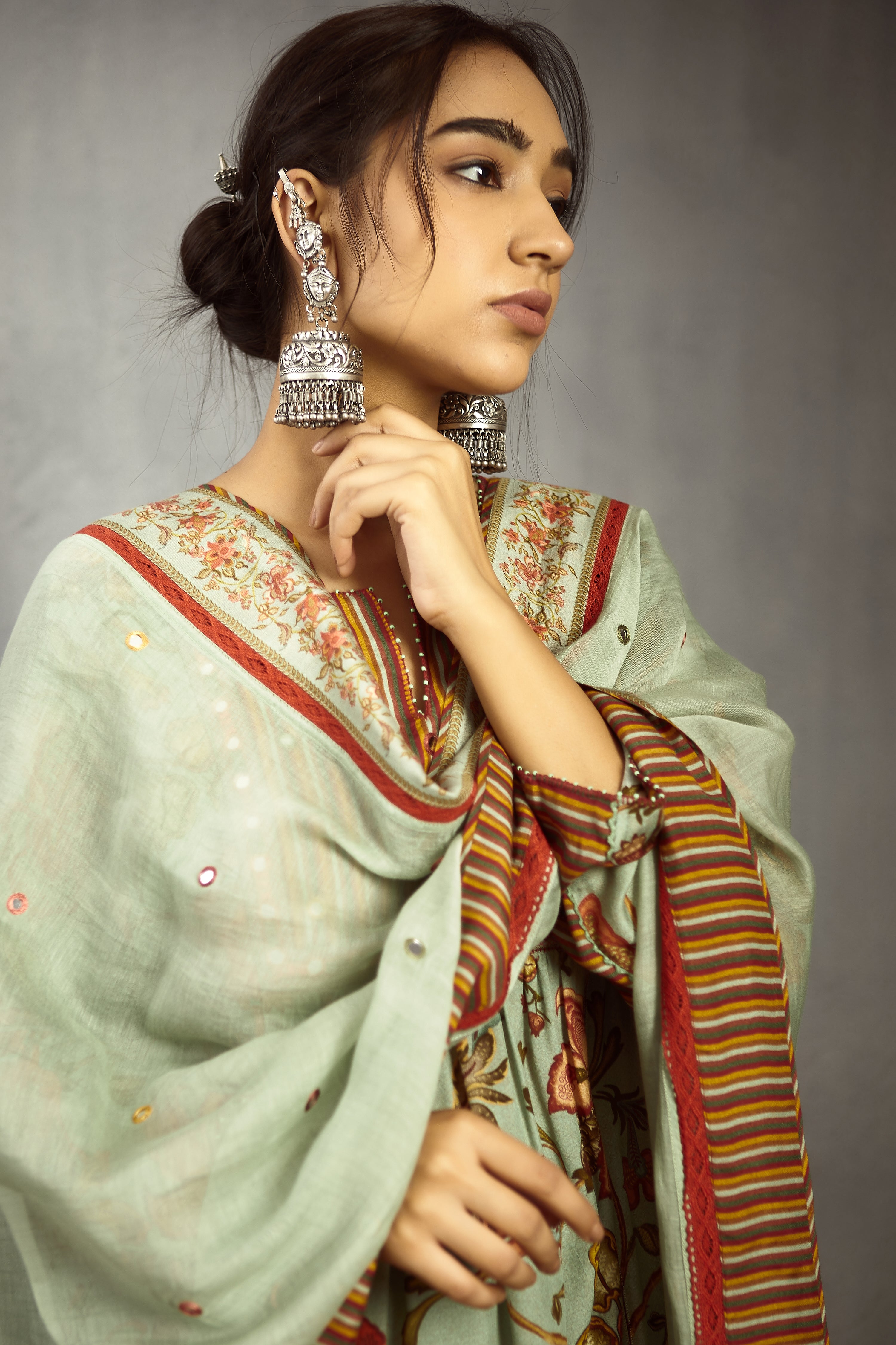 Champa Tara Kurta Set