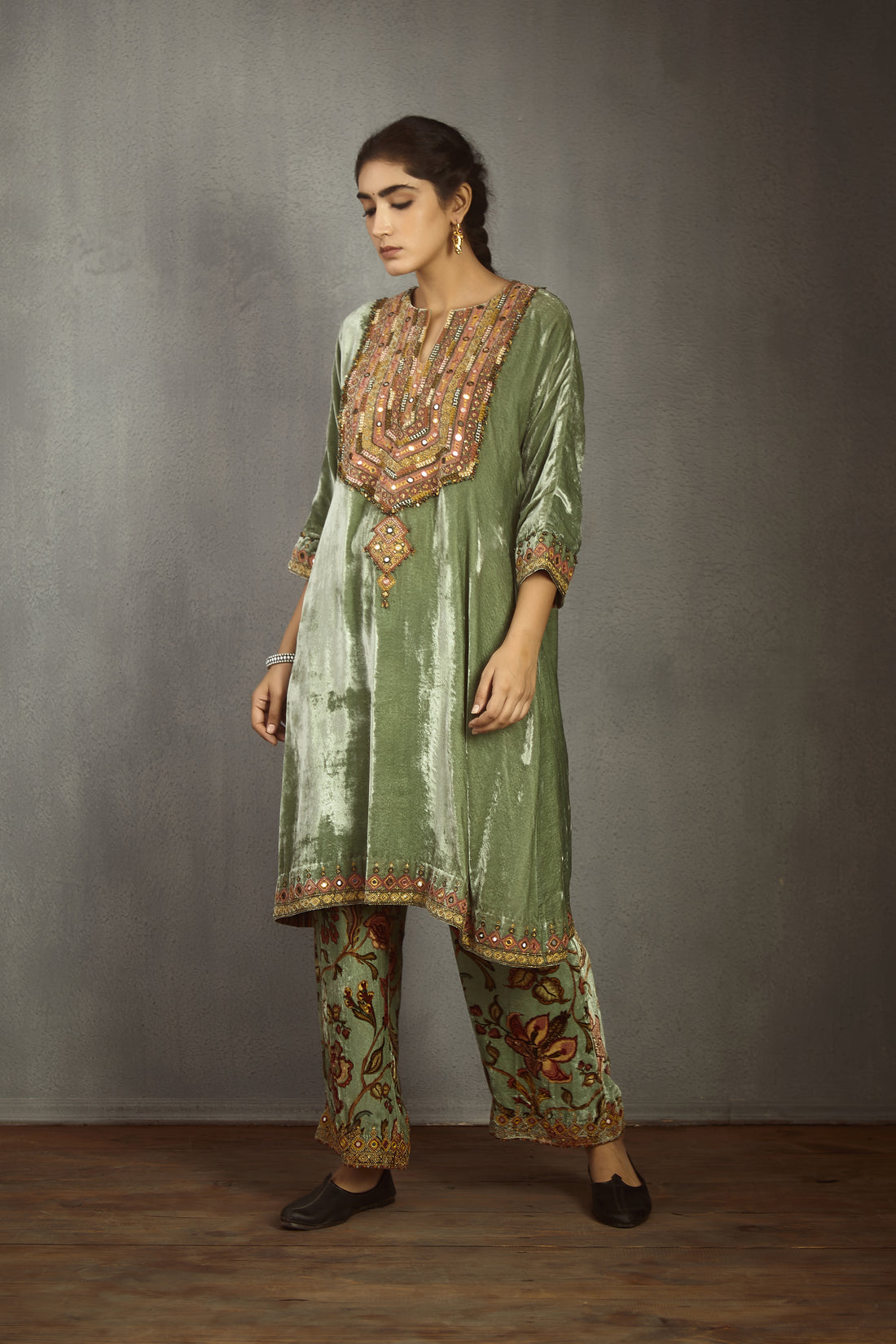 CHAMPA MAKHMAL PAAKIZAH PHIRAN SET