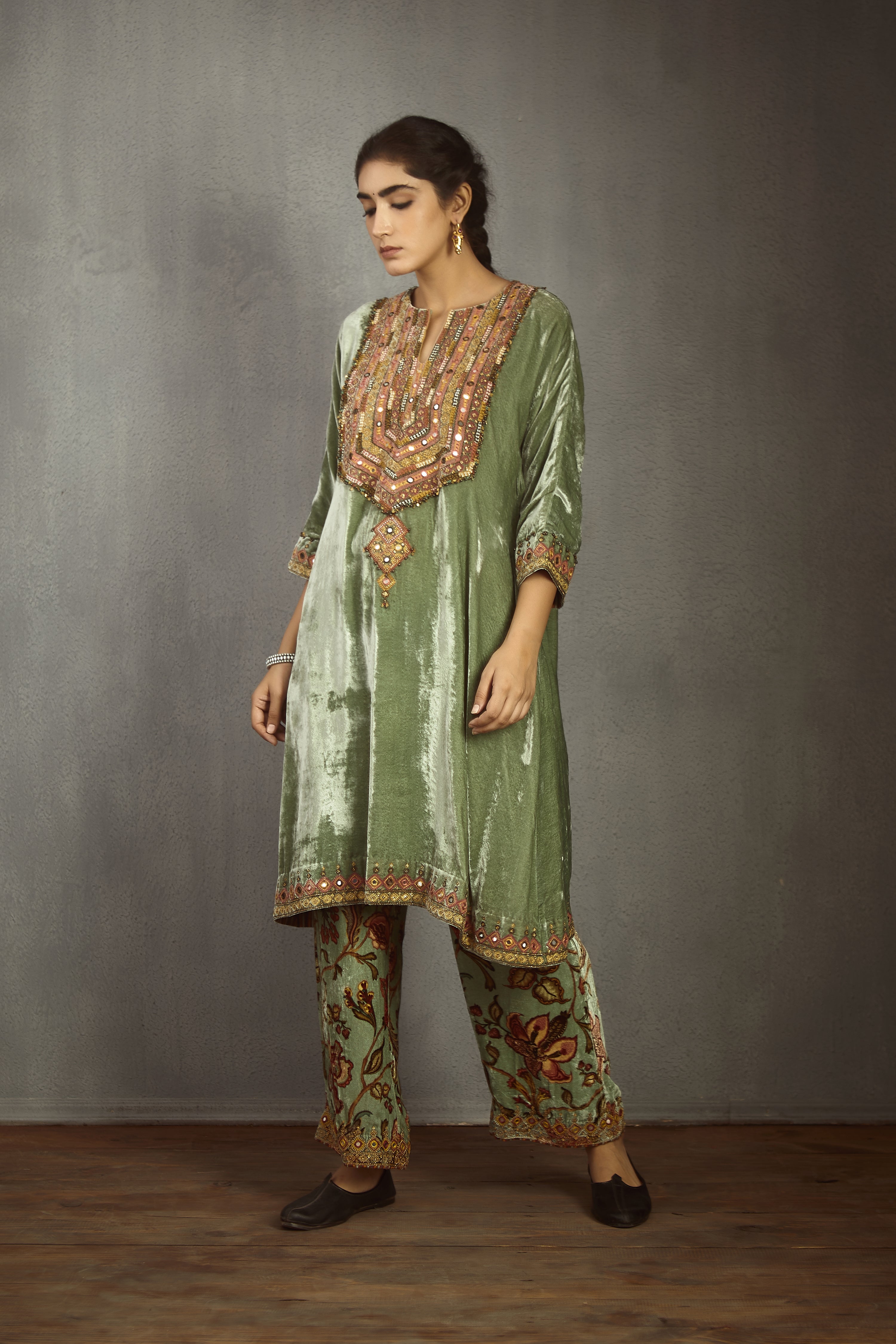 CHAMPA MAKHMAL PAAKIZAH PHIRAN SET