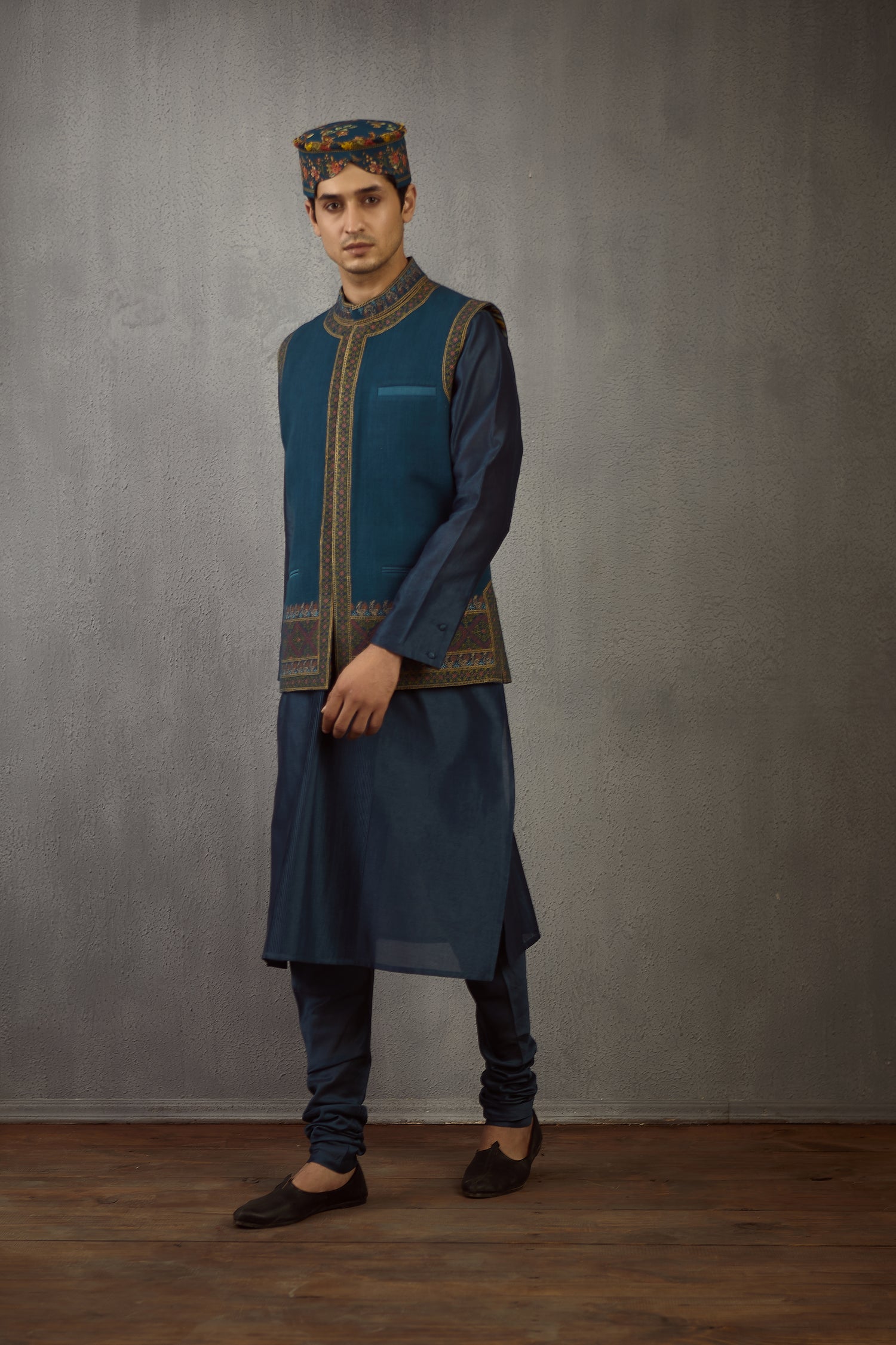 Neel Chidiya Sindhi Topi