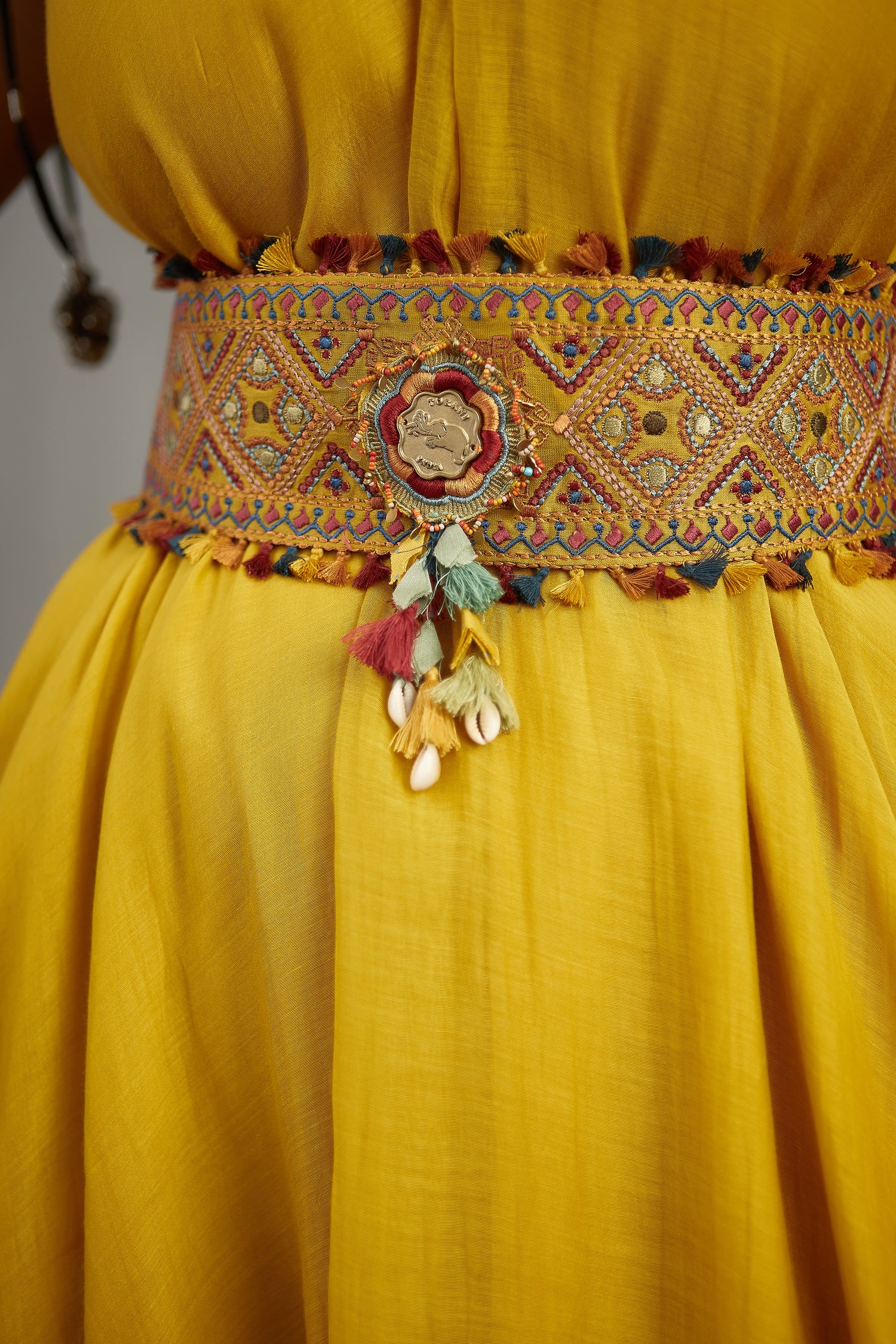 Sunehra Sindhi Kasuti Kamarbandh