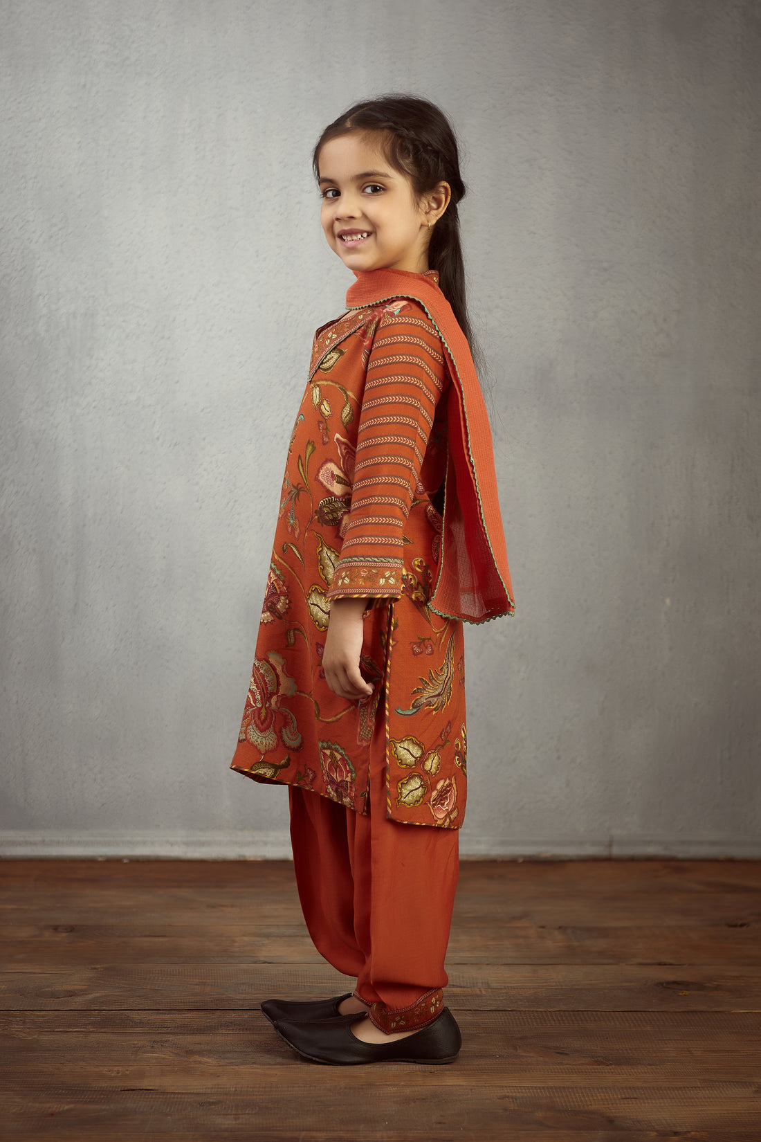 Narangi Barkha Kurta Set