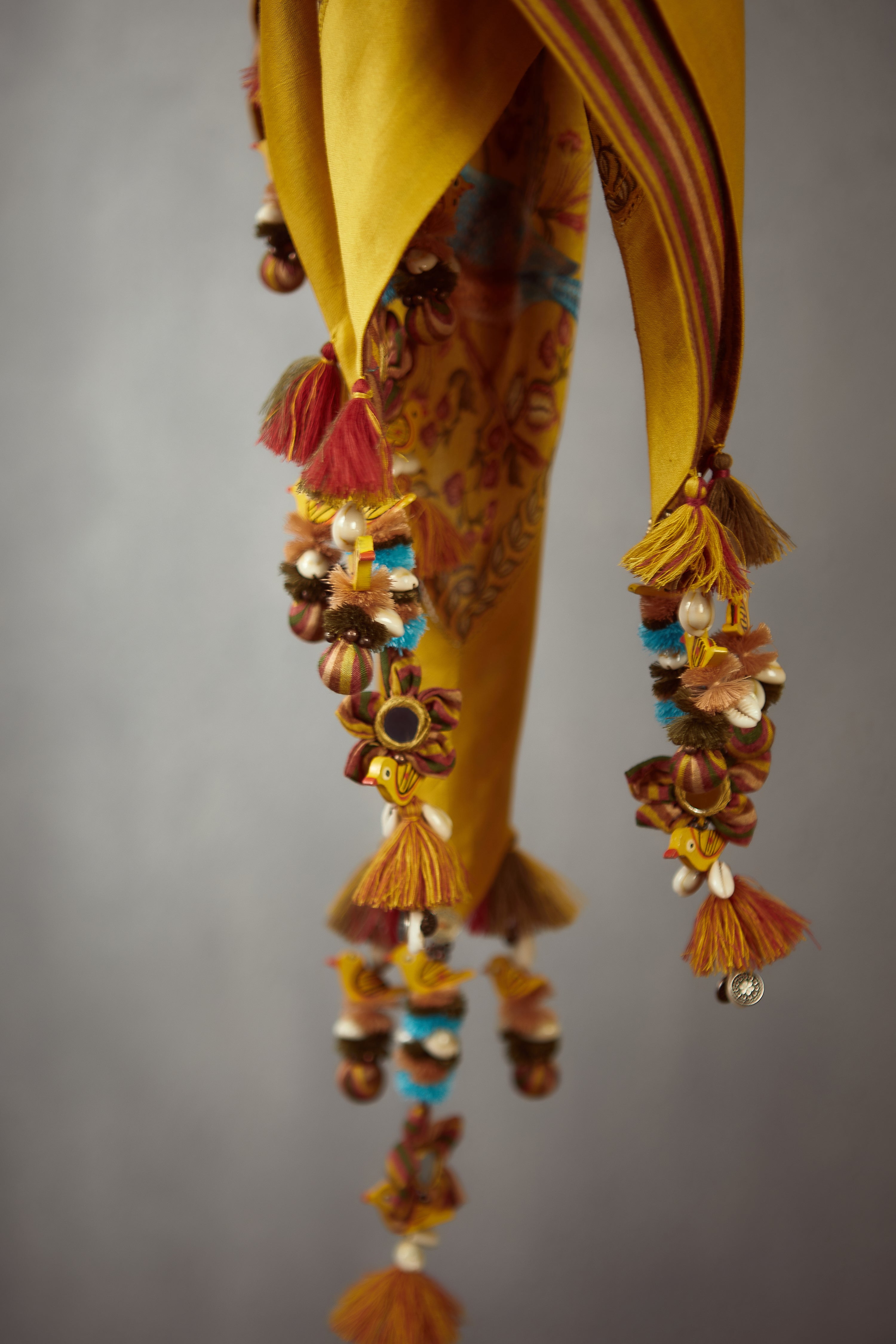 Sunehra Chokor Boota Scarf