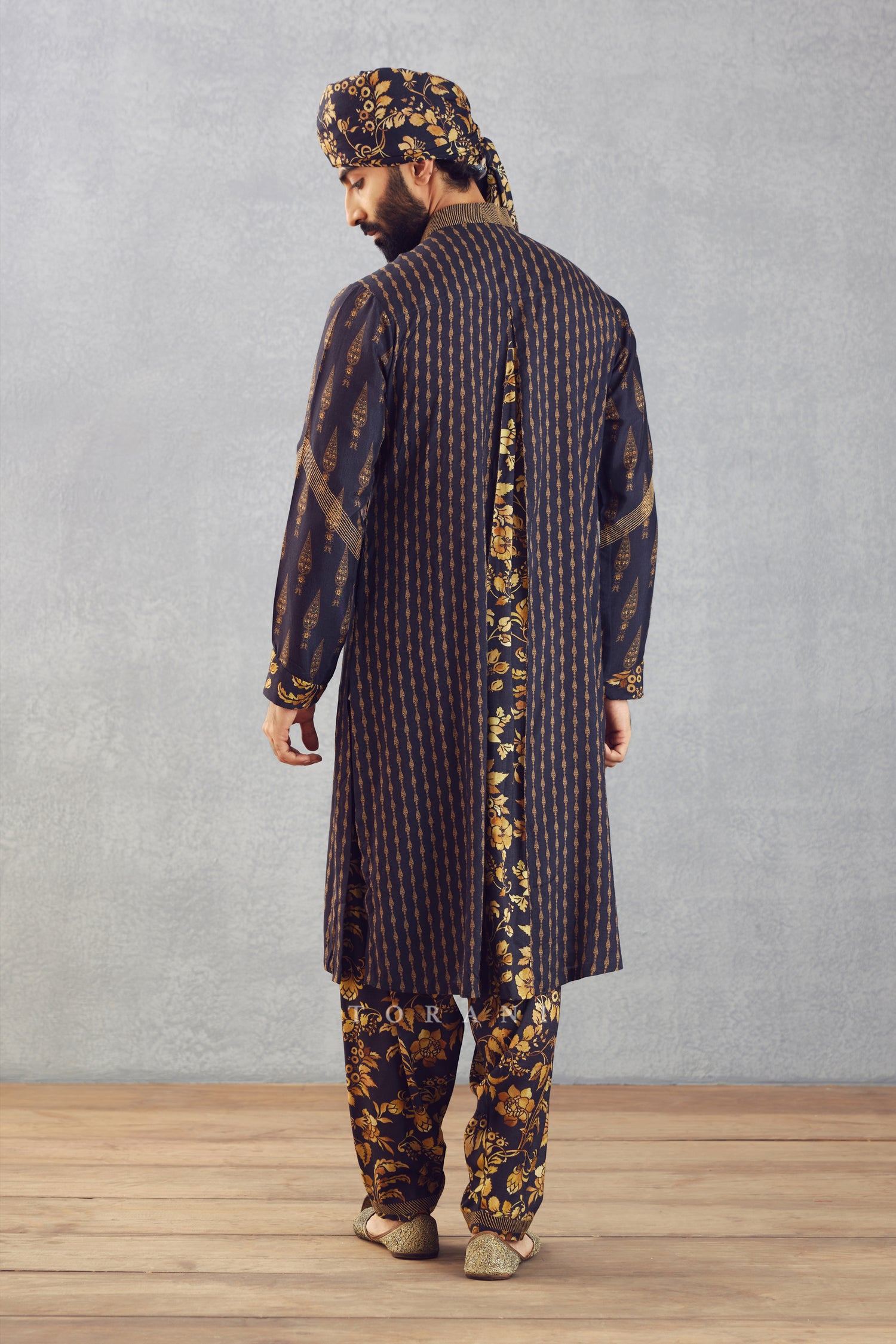 Gulghast Uzair Kurta Set