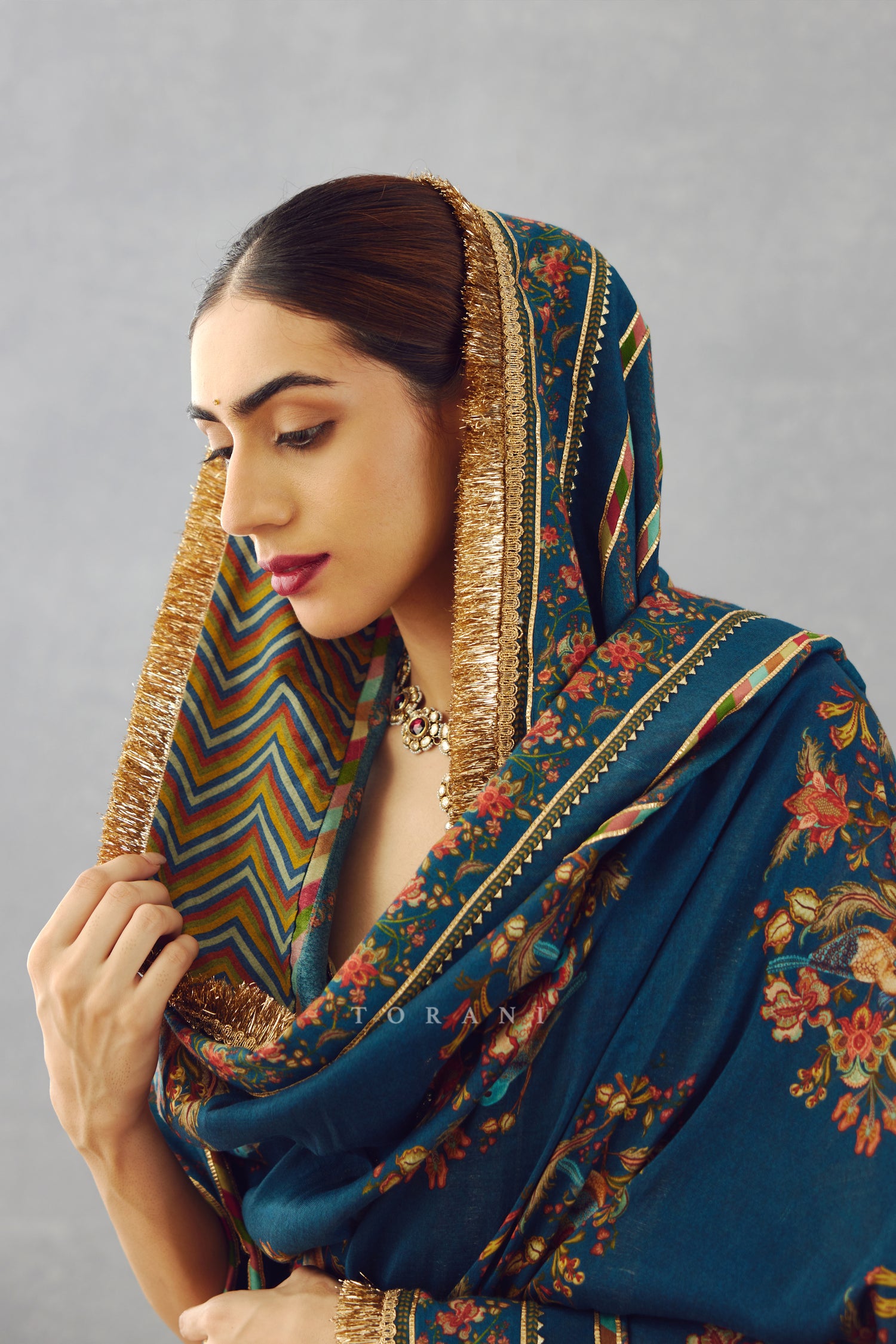 Neelam Waheeda Odhni