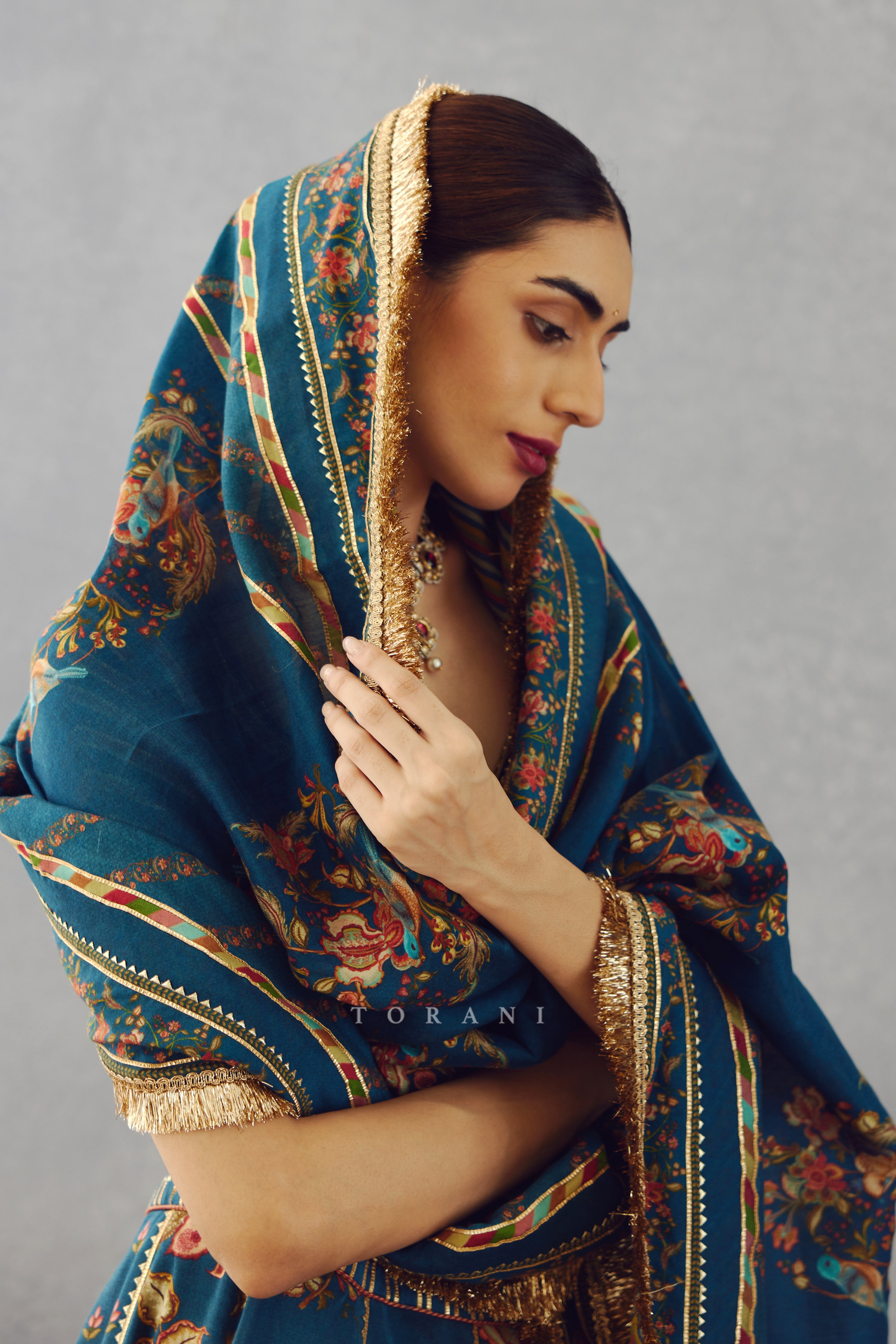 Neelam Waheeda Odhni