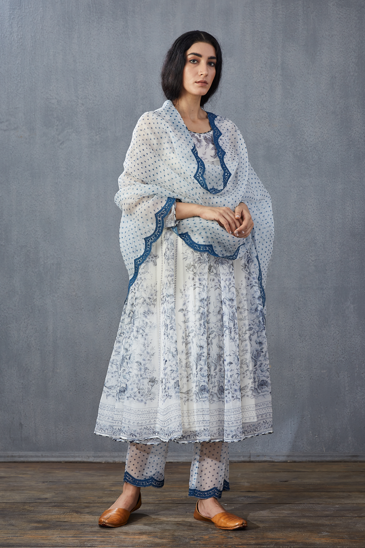 Neeli Gauraiya Swati Kurta Set