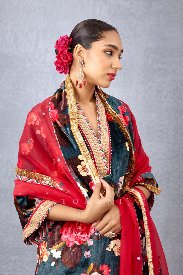 Ruh Gulaabi Barkha Odhni