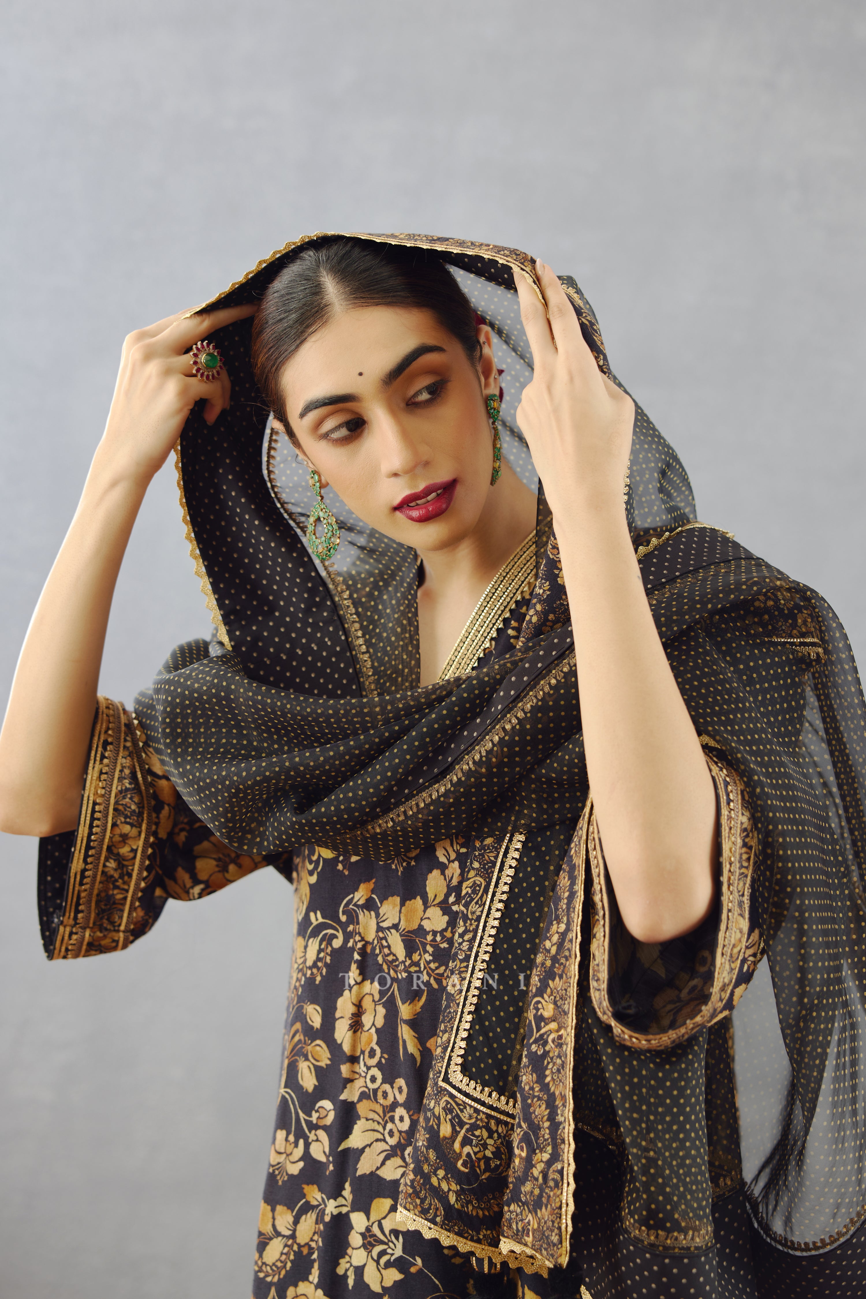 Gulghast Barkha Odhni