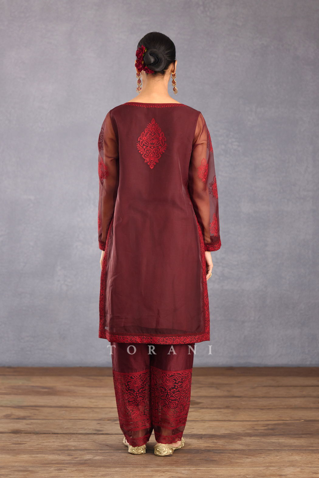 Gulnar Aadrita Kurta Set