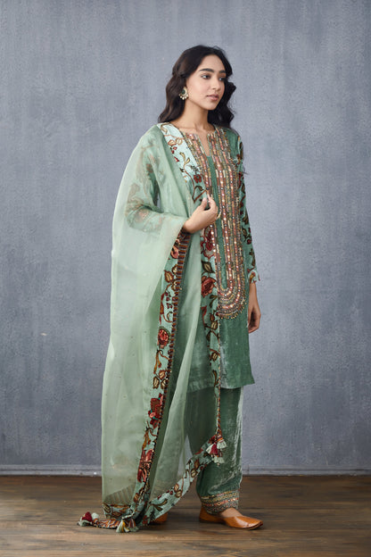 CHAMPA MAKHMAL FIRDOUS KURTA SET