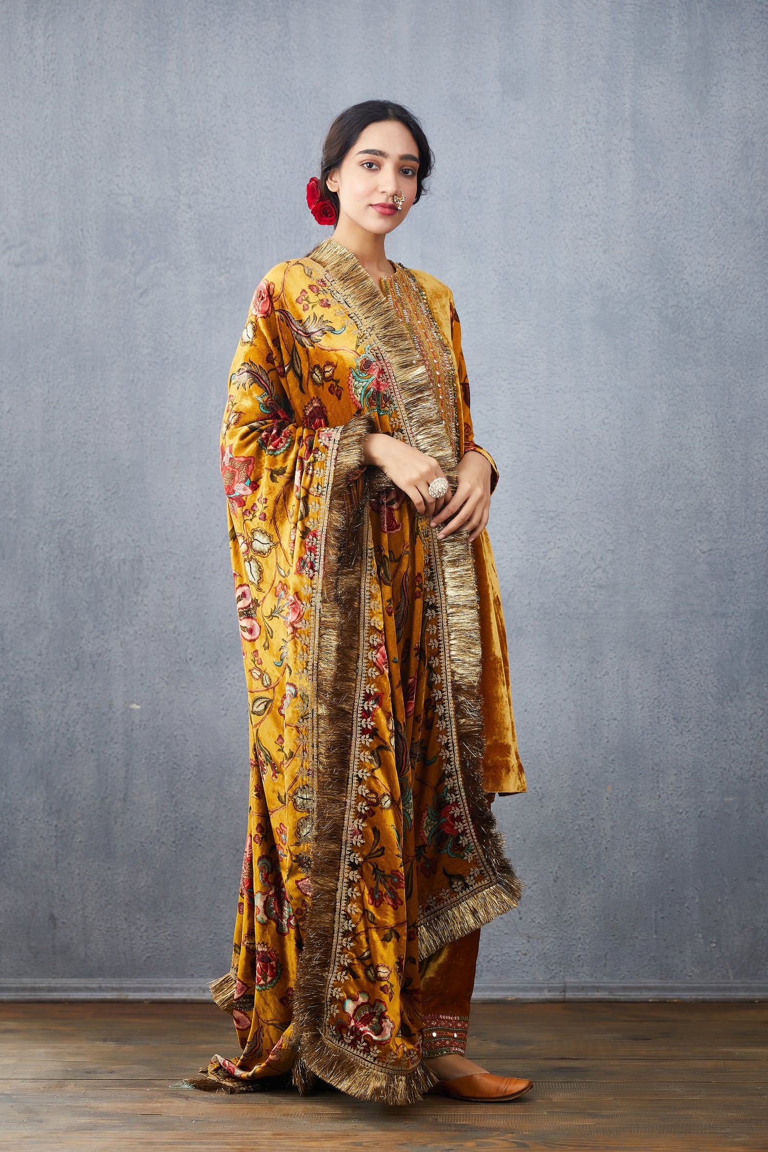 Sunehra Aakifah Sona Jhallar Doshala