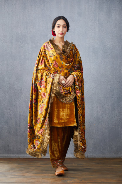 Sunehra Aakifah Sona Jhallar Doshala