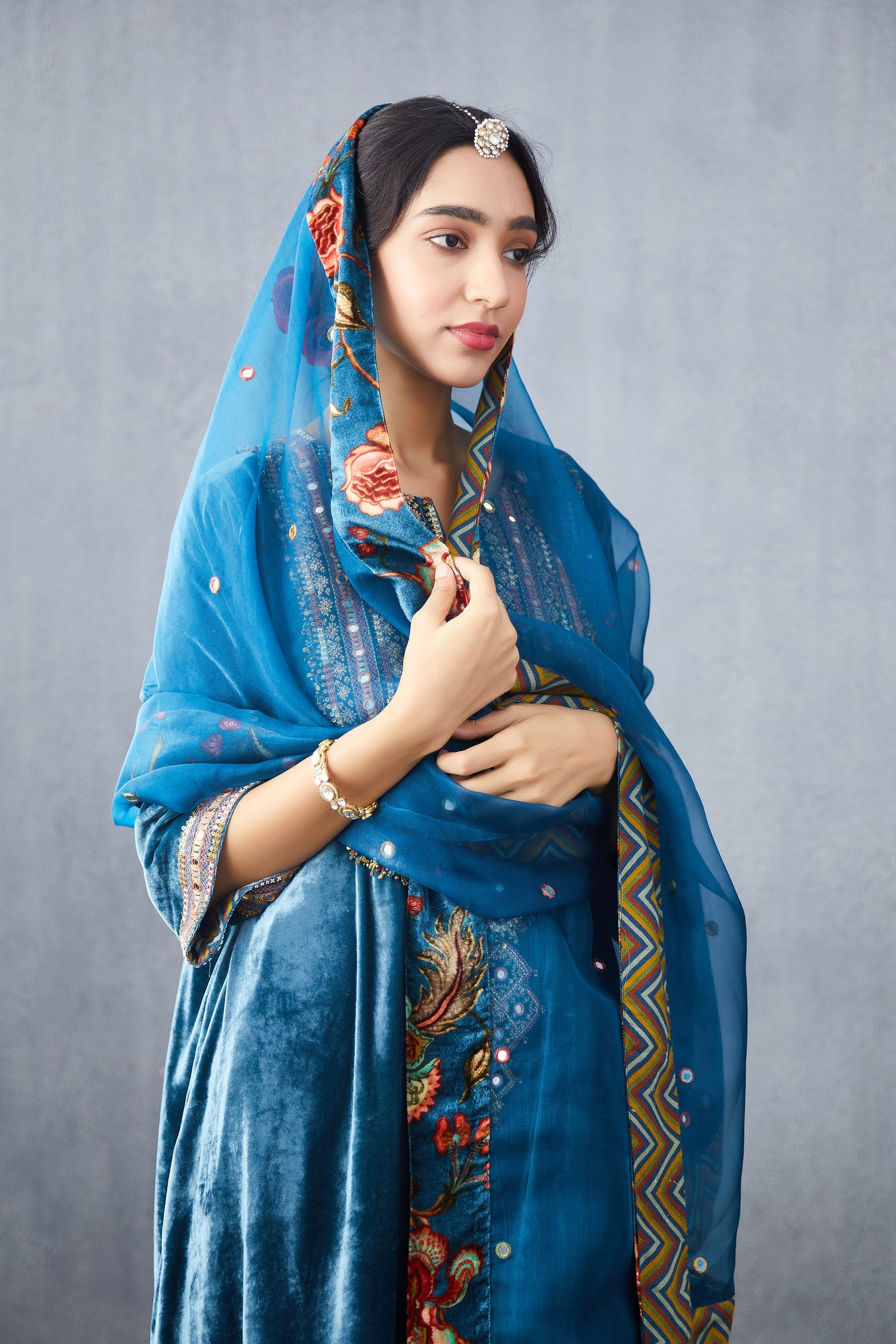 Neelam Firdouz Odhni