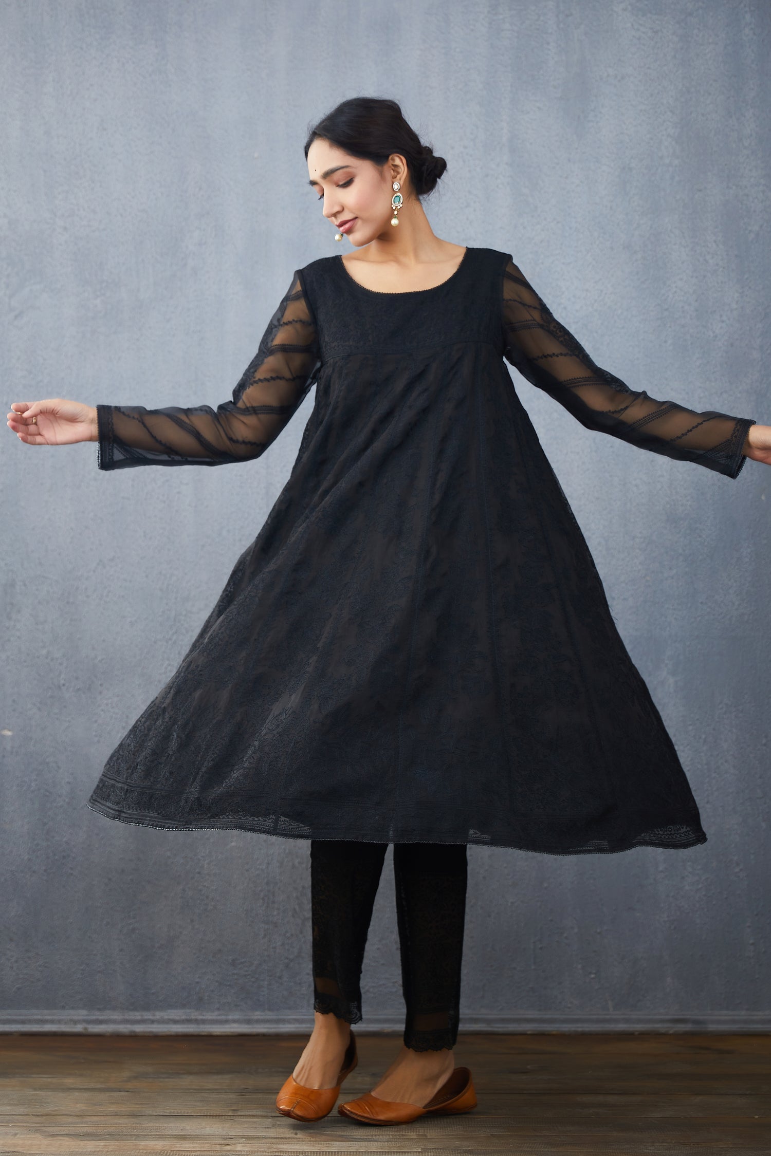 Gulghast Kalidaar Paavni Kurta Set