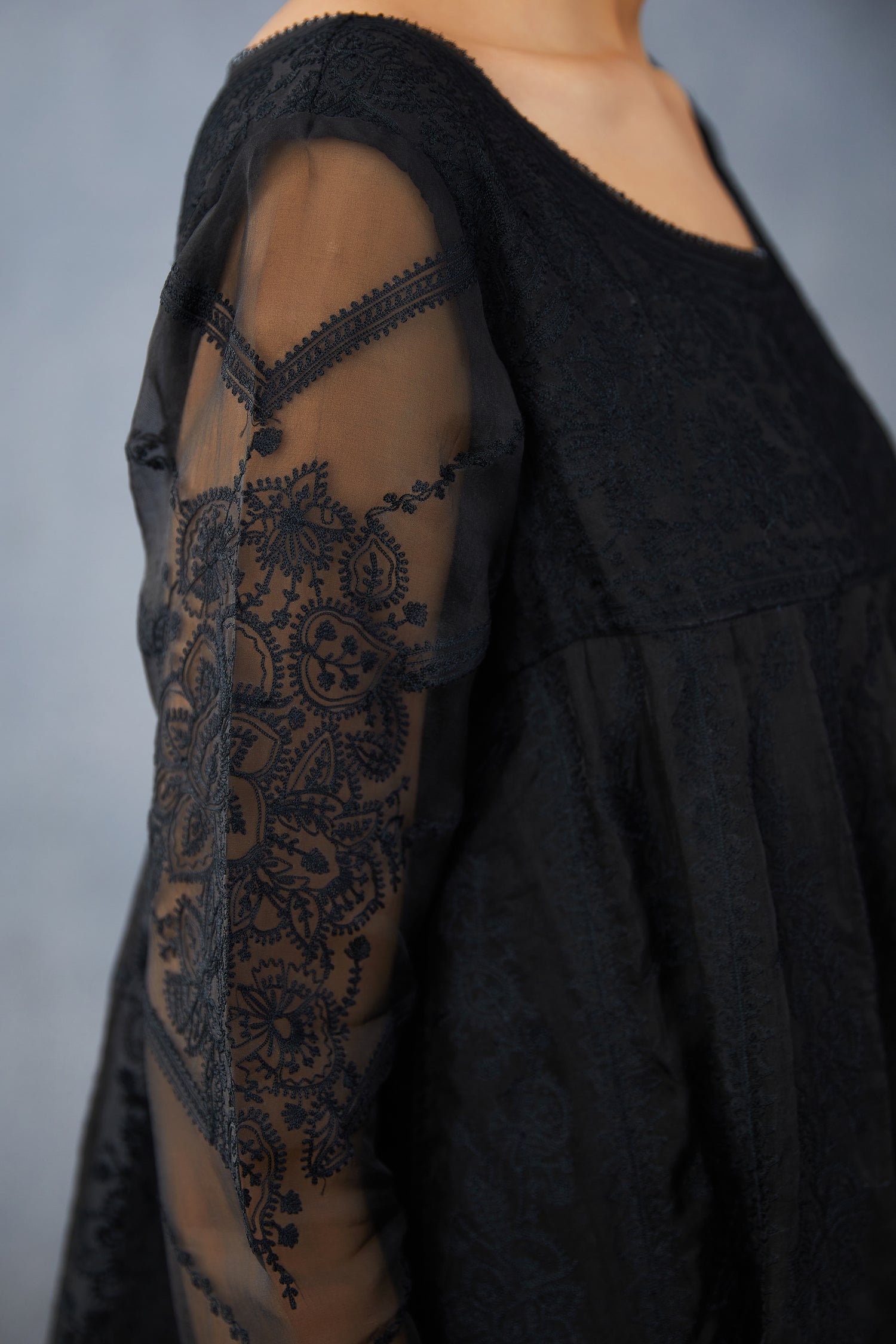 Gulghast Kalidaar Paavni Kurta Set