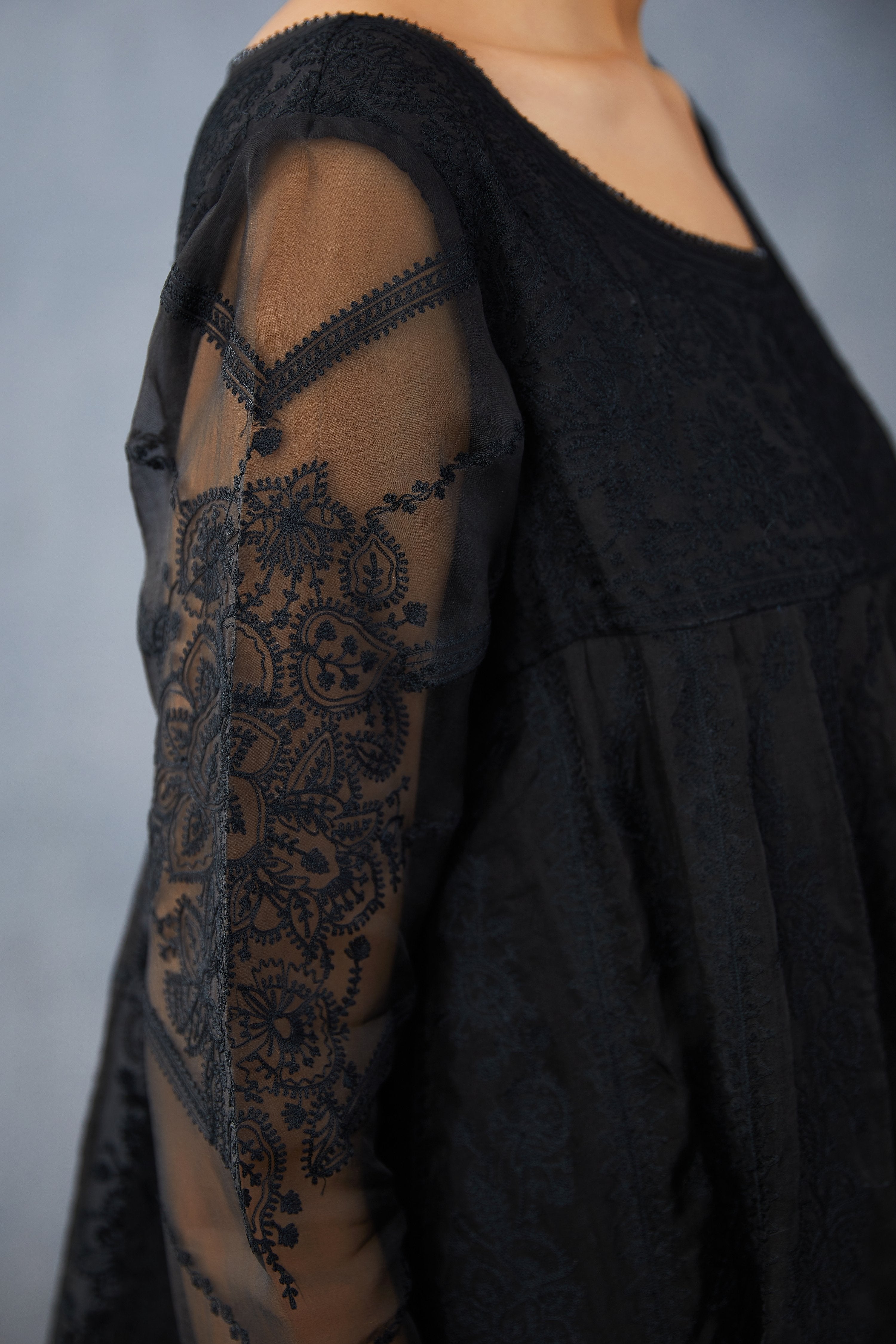 Gulghast Kalidaar Paavni Kurta Set