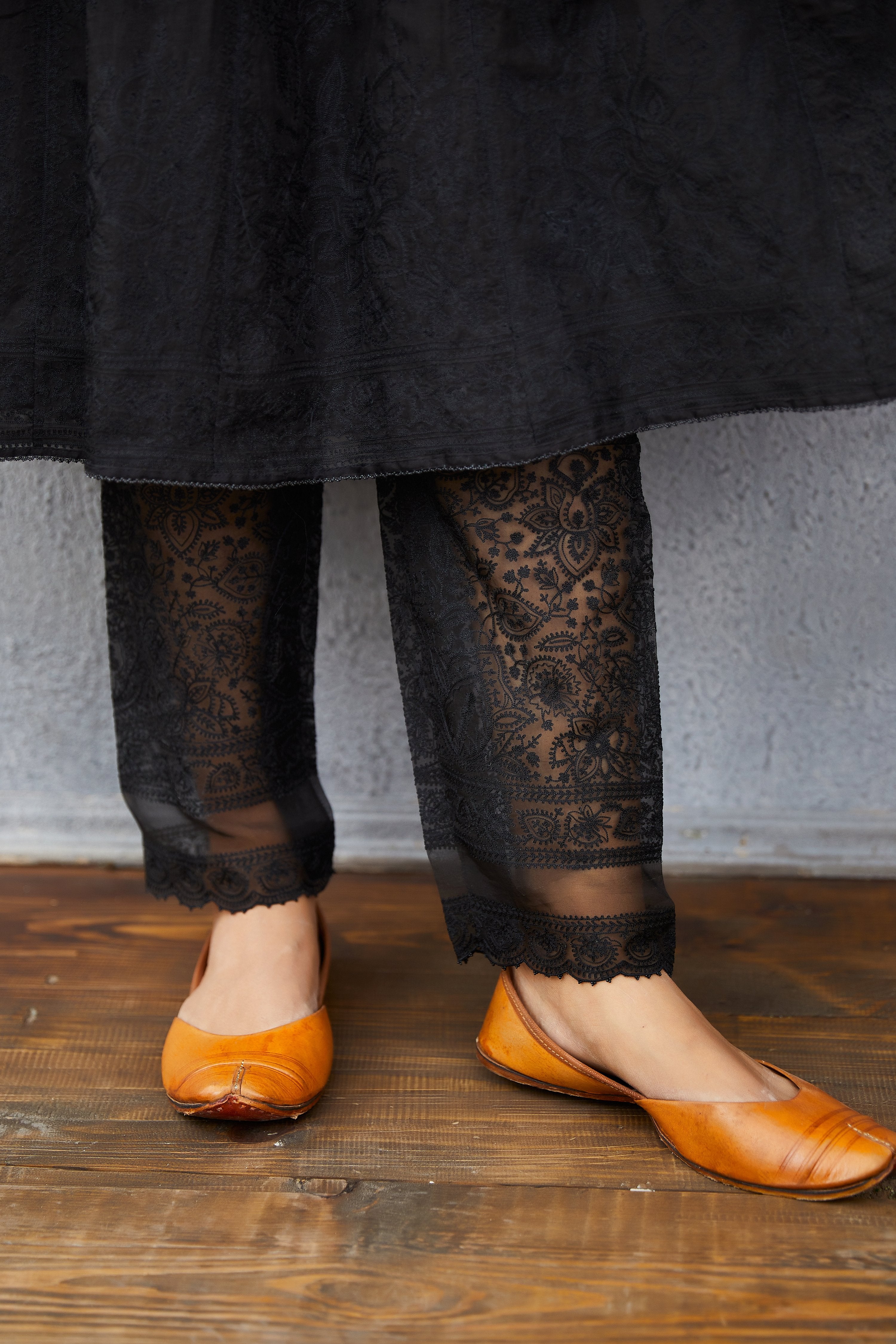 Gulghast Kalidaar Paavni Kurta Set