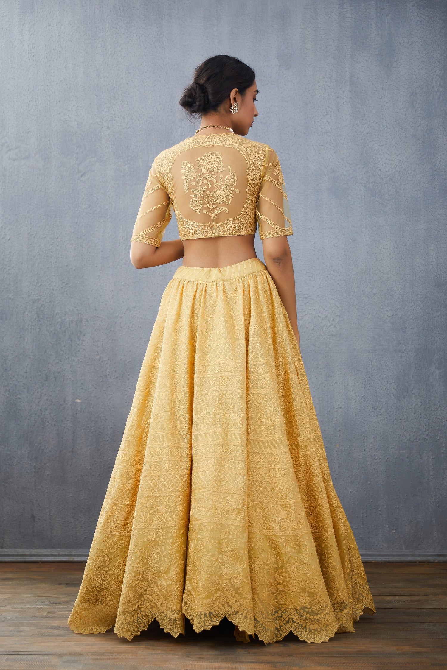 Sunehra Advaita Odhni