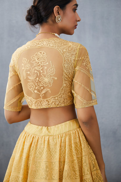 Sunehra Advaita Odhni