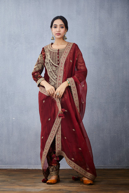 GUDHAL MAKHMAL REVAA KURTA SET