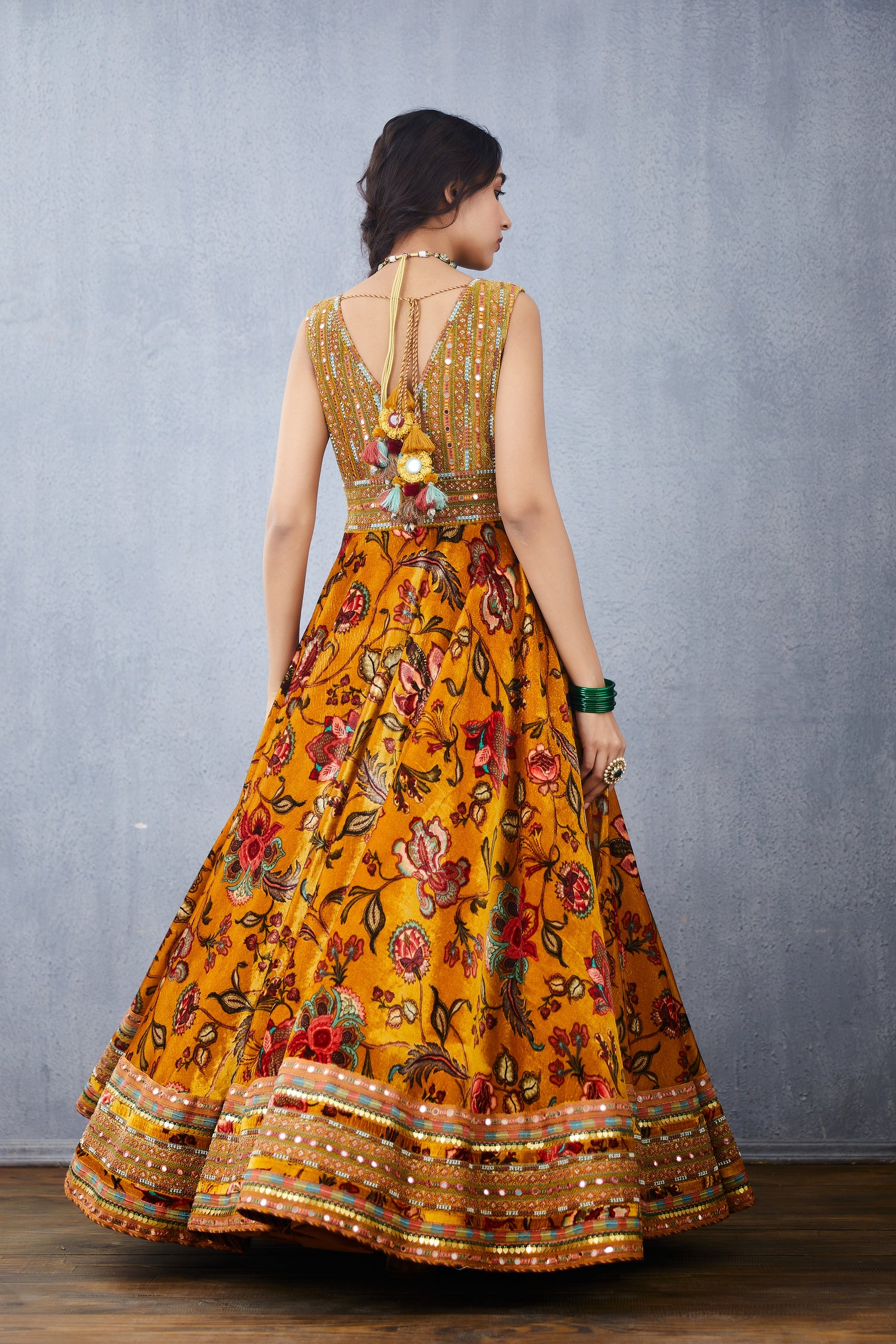 Sunehra Makhmal Firdouz Anarkali Set