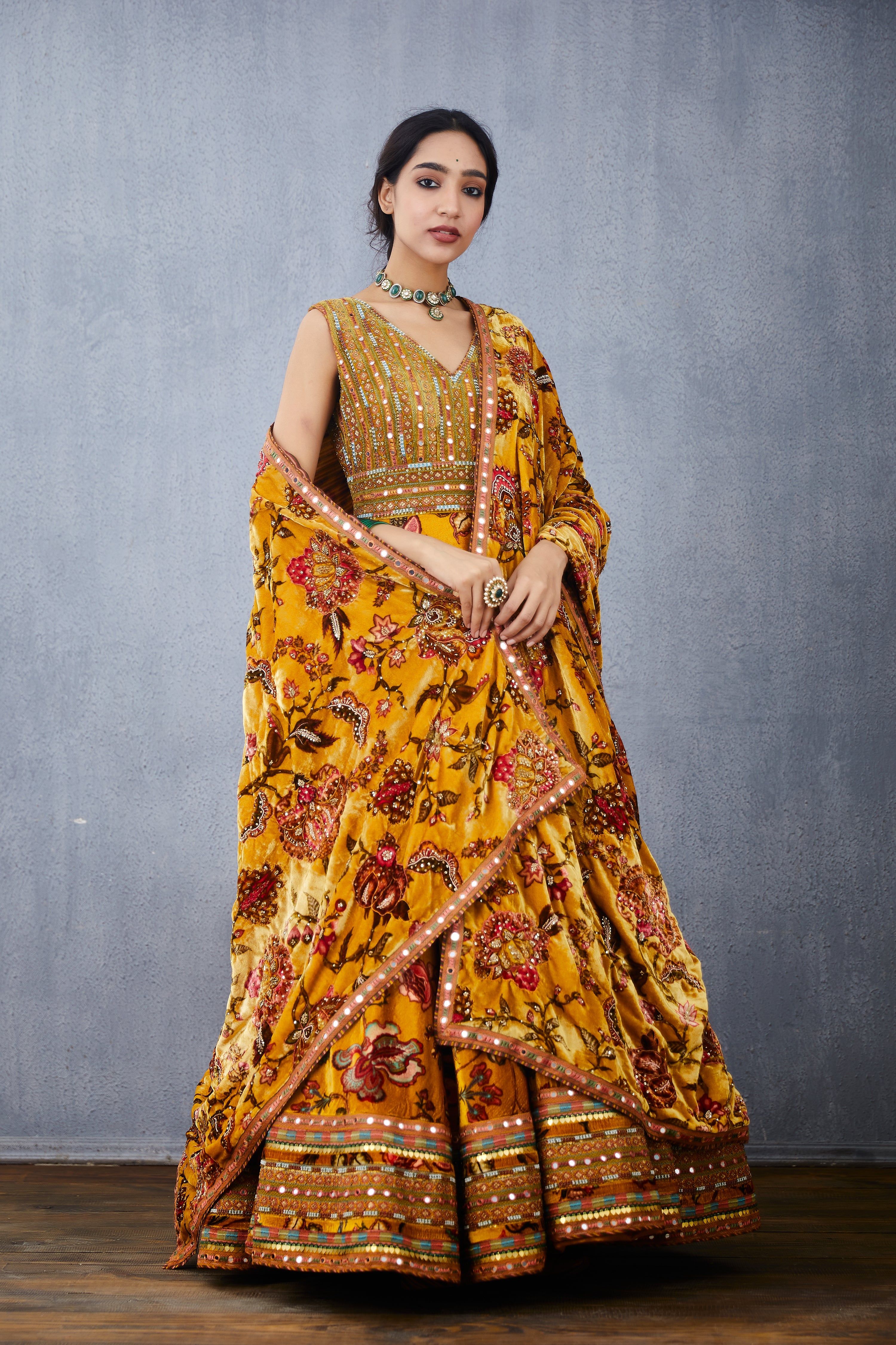 Sunehra Makhmal Naznin Doshala