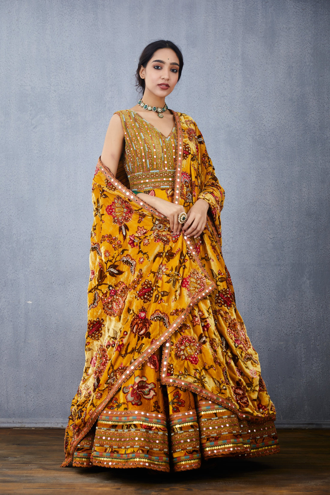 Sunehra Makhmal Firdouz Anarkali Set