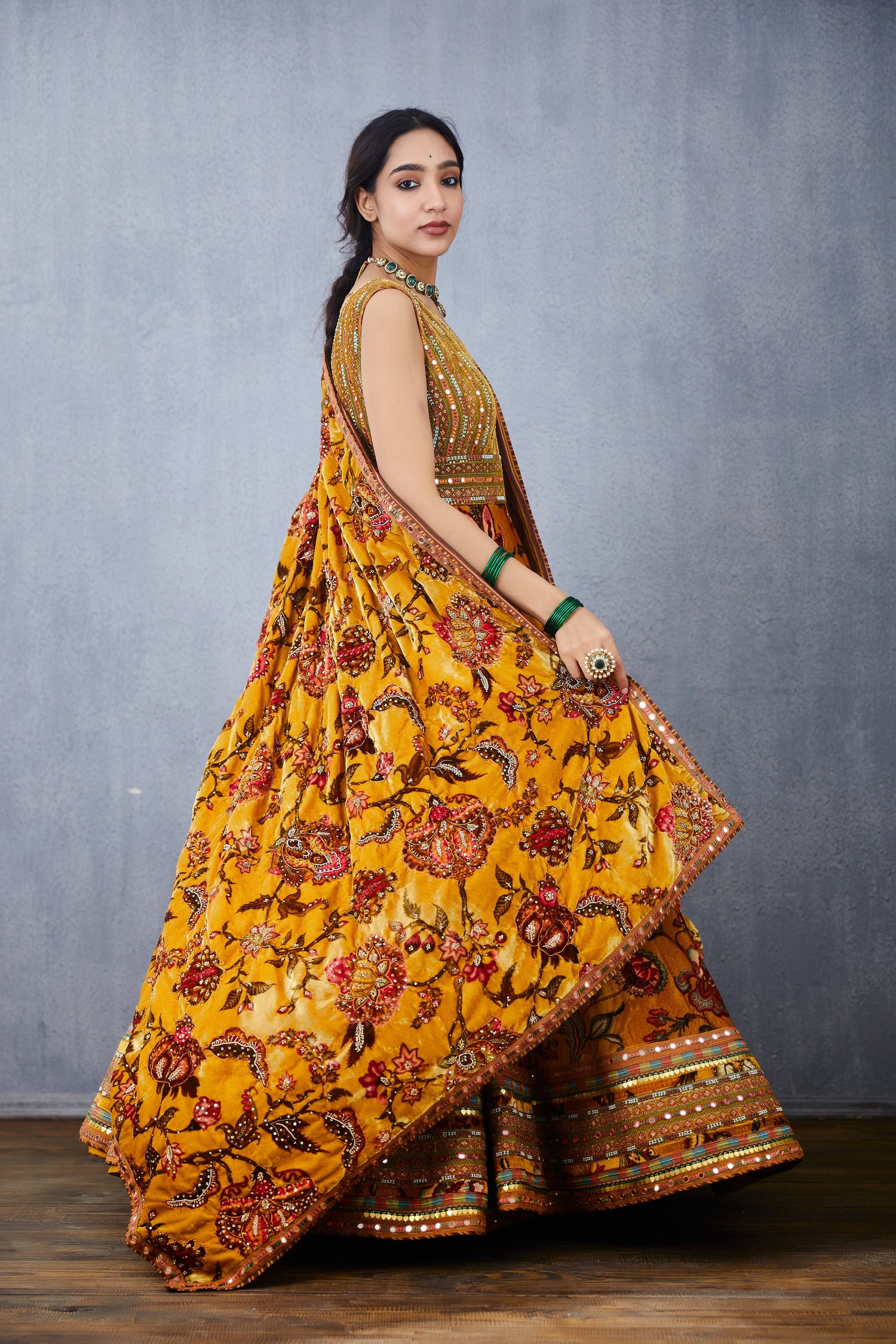 Sunehra Makhmal Firdouz Anarkali Set