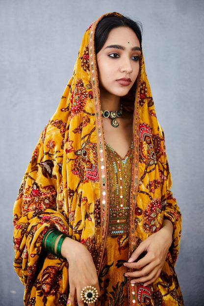 Sunehra Makhmal Naznin Doshala