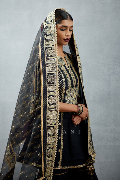 Gulghast Aarya Odhni