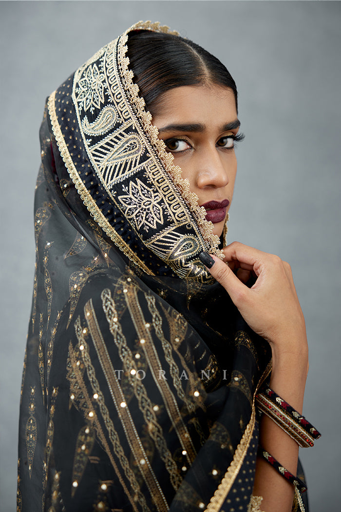 Gulghast Aarya Odhni