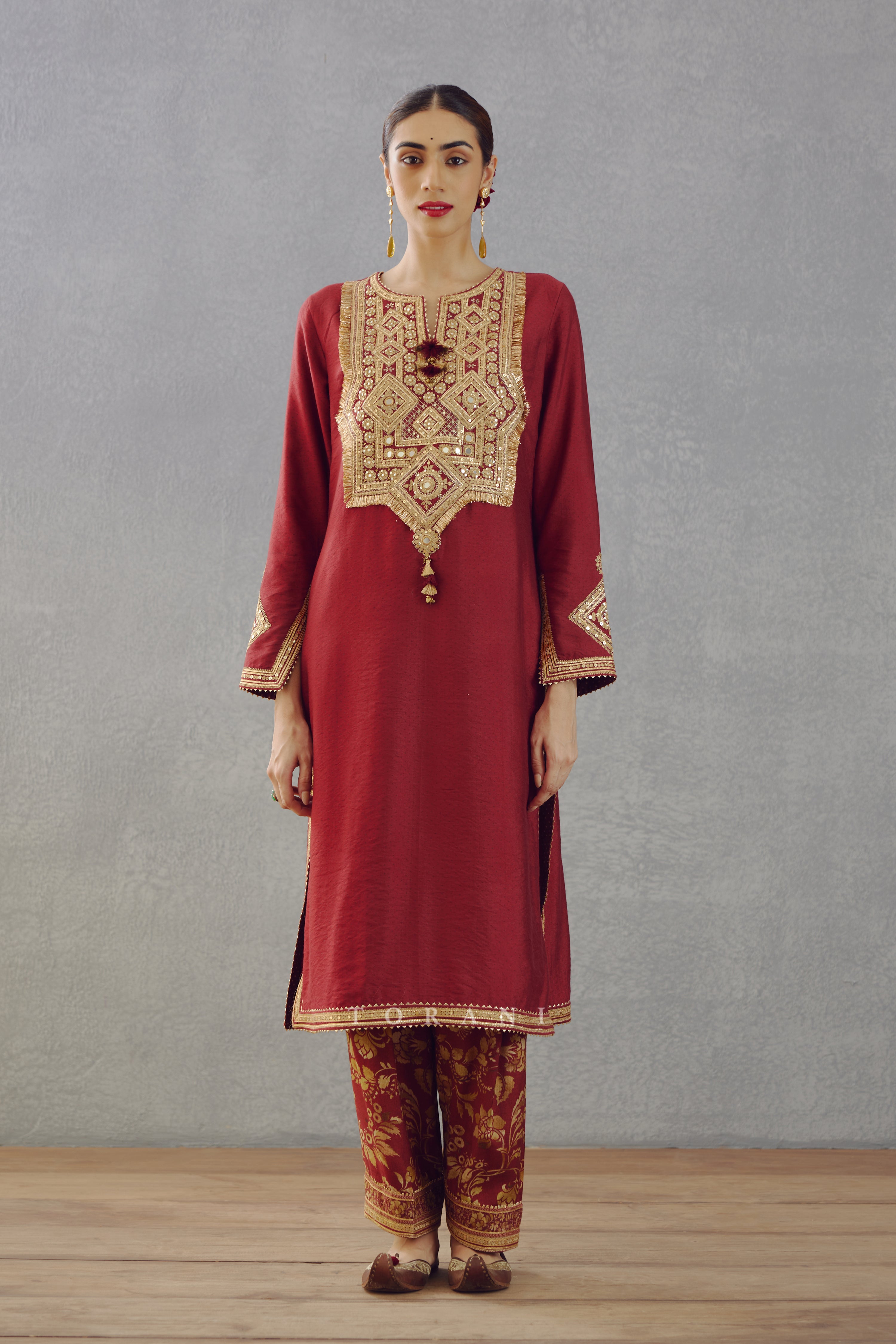 Gulnar Paakizah Kurta Set