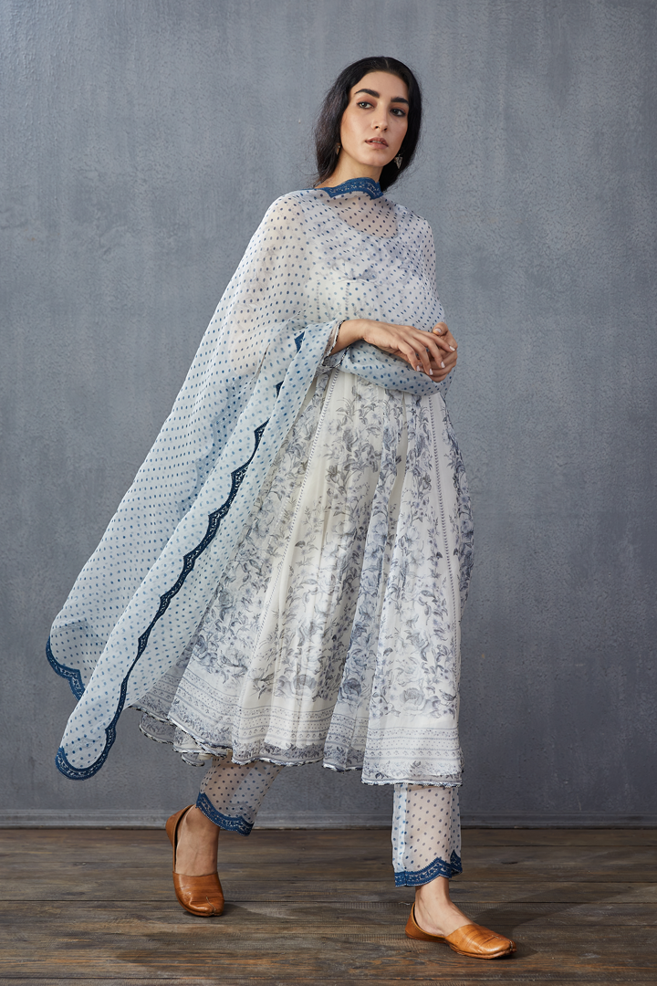 Neeli Gauraiya Swati Kurta Set