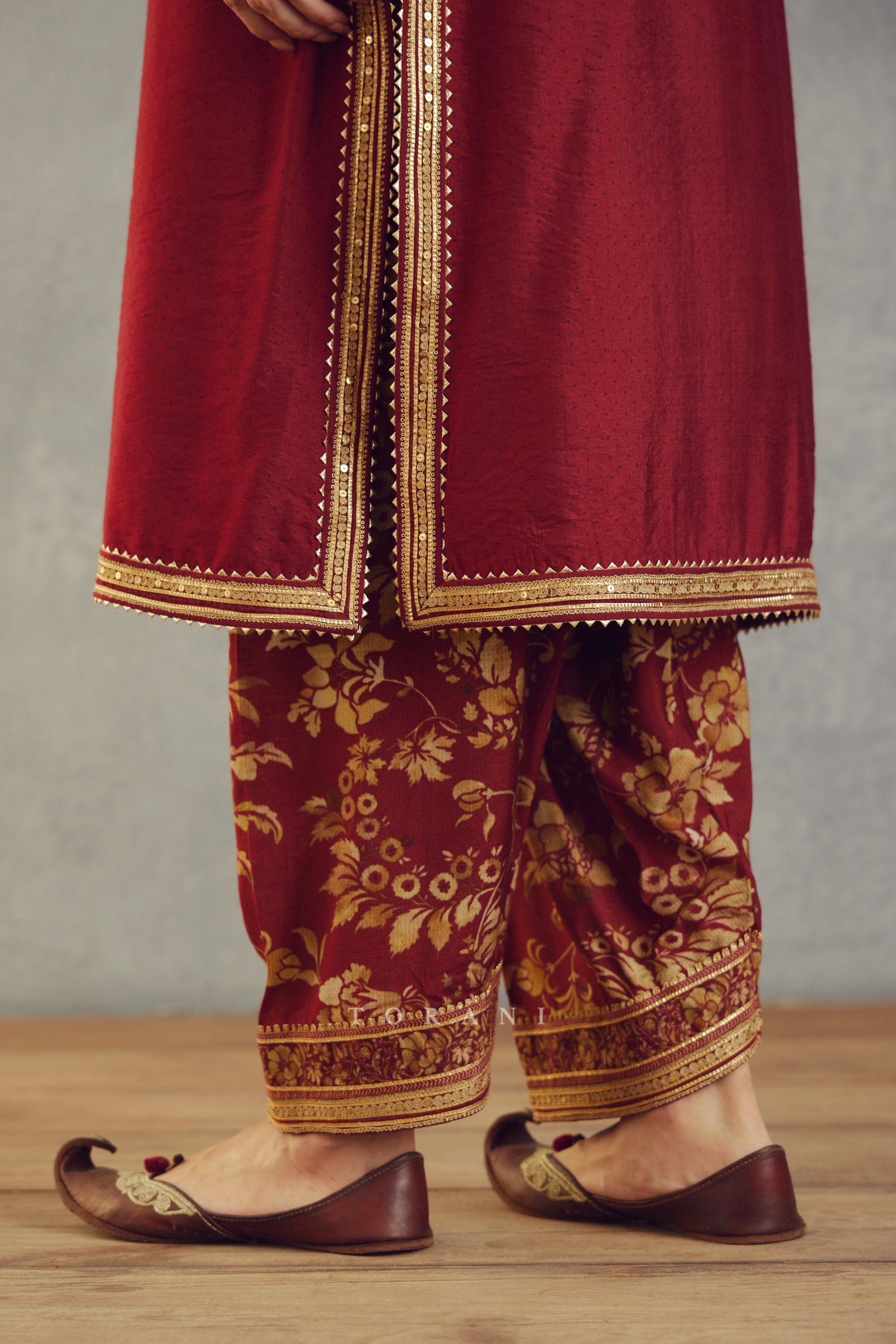 Gulnar Paakizah Kurta Set
