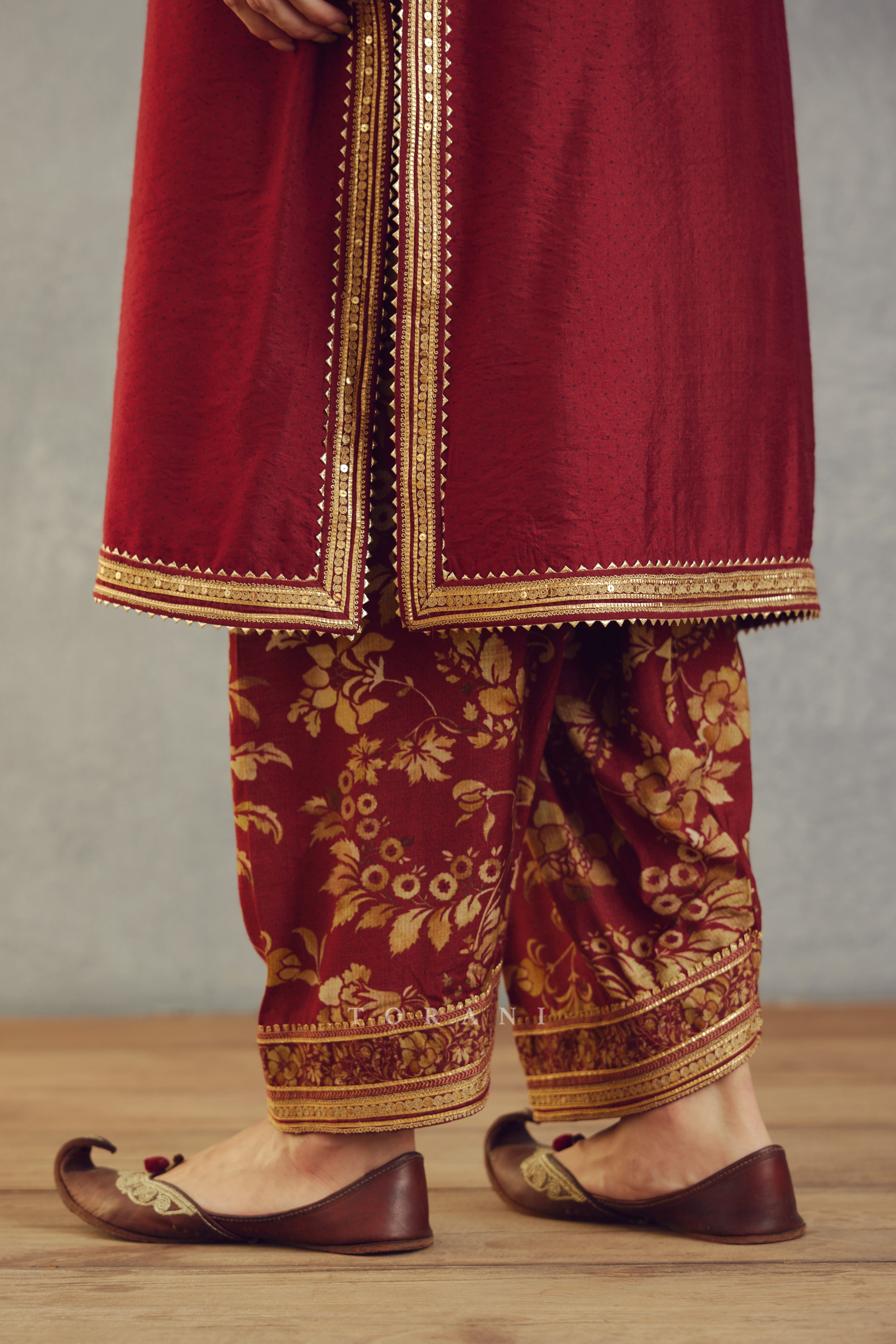 Gulnar Paakizah Kurta Set