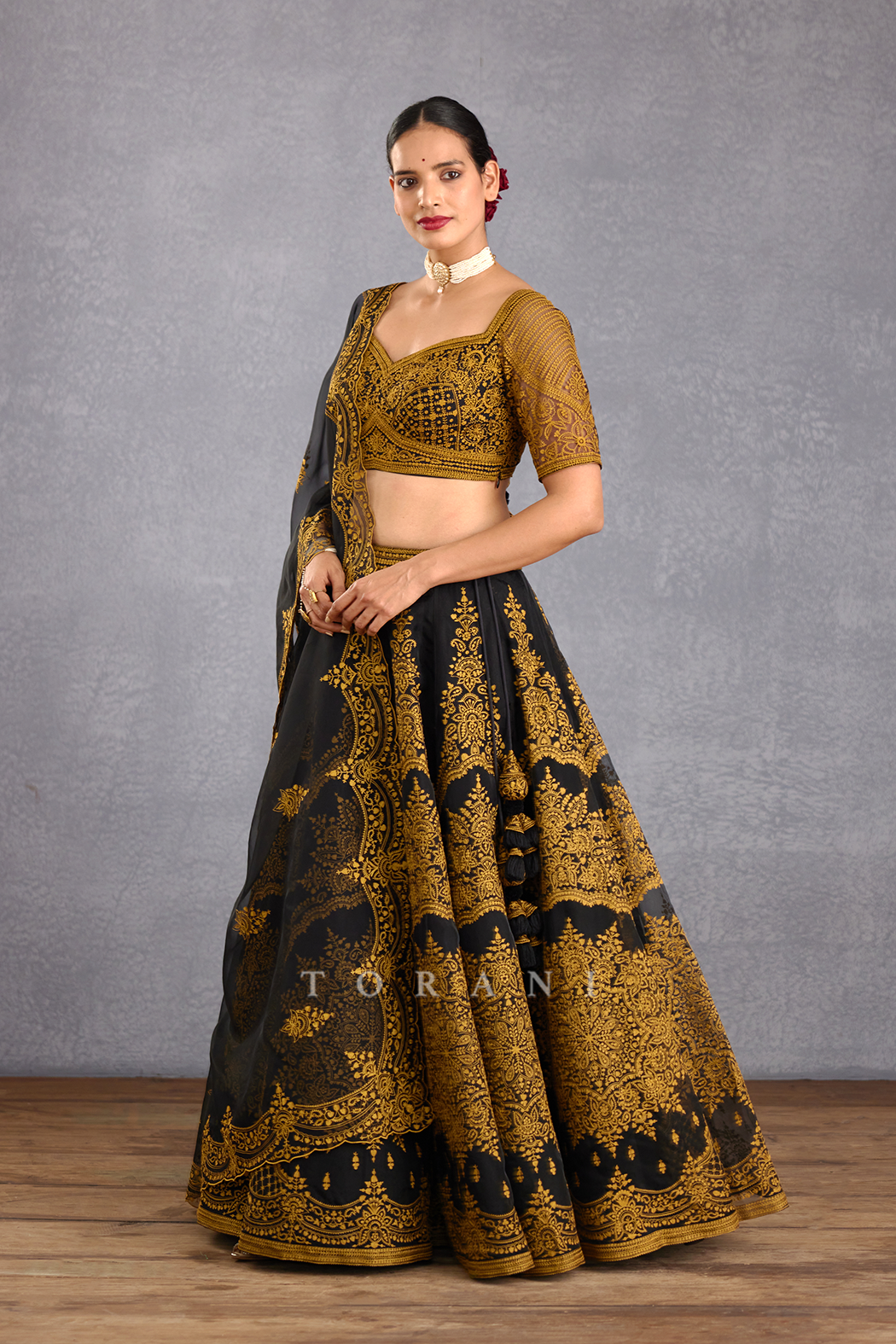 Gulghast Meher Passa Lehenga Set