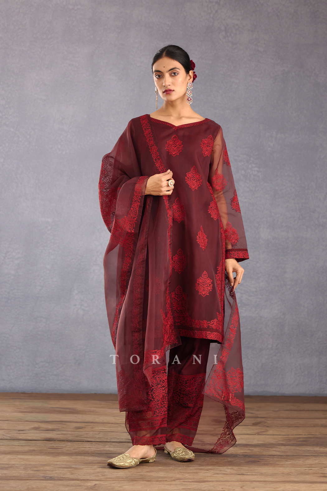 Gulnar Aadrita Kurta Set