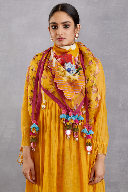 Sunehra Chokor Guncha Scarf