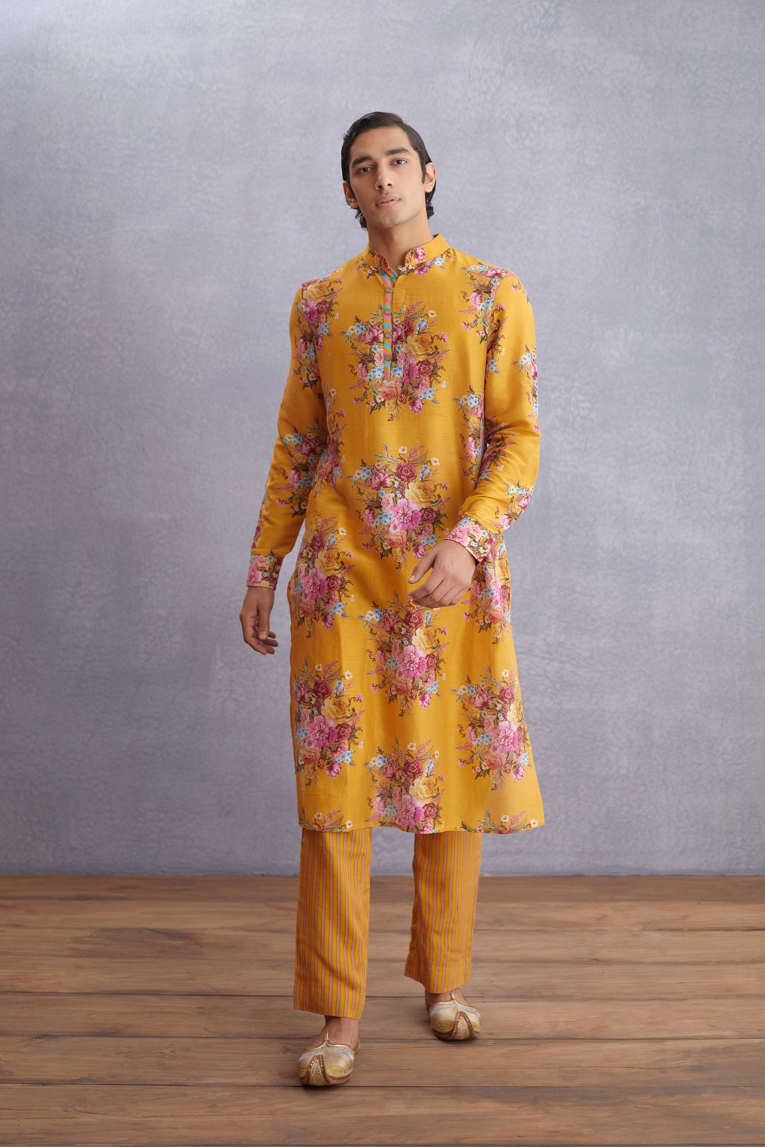 Sunehra Nisarg Kurta Set