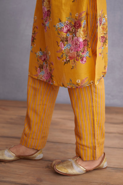 Sunehra Nisarg Kurta Set