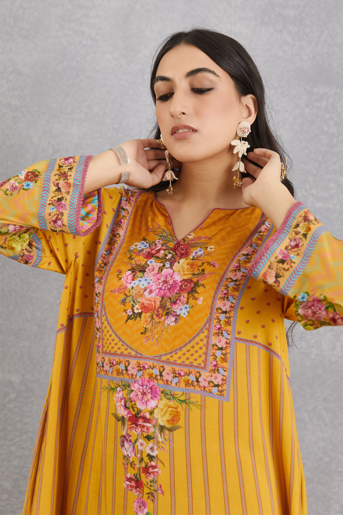 Sunehra Samar Kurta Set