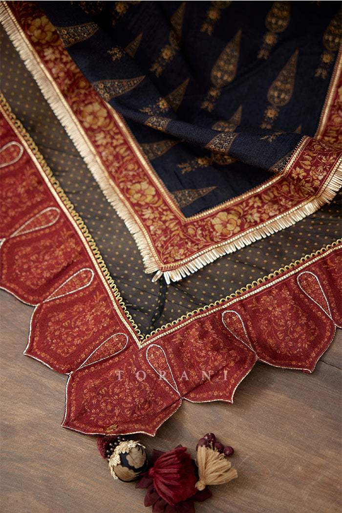 Gulghast Nusrat Saree